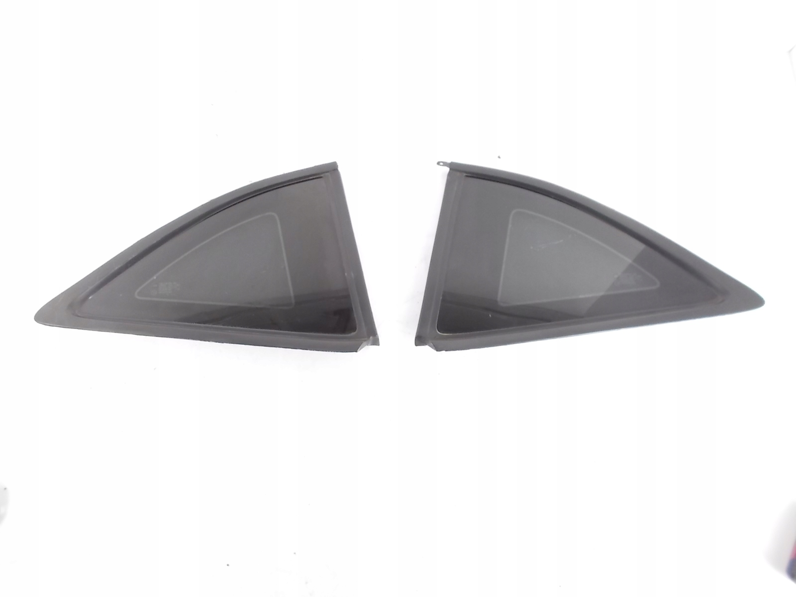 1654584 - Скло заднє Заднє в крило CAMARO 10-15 запчастини