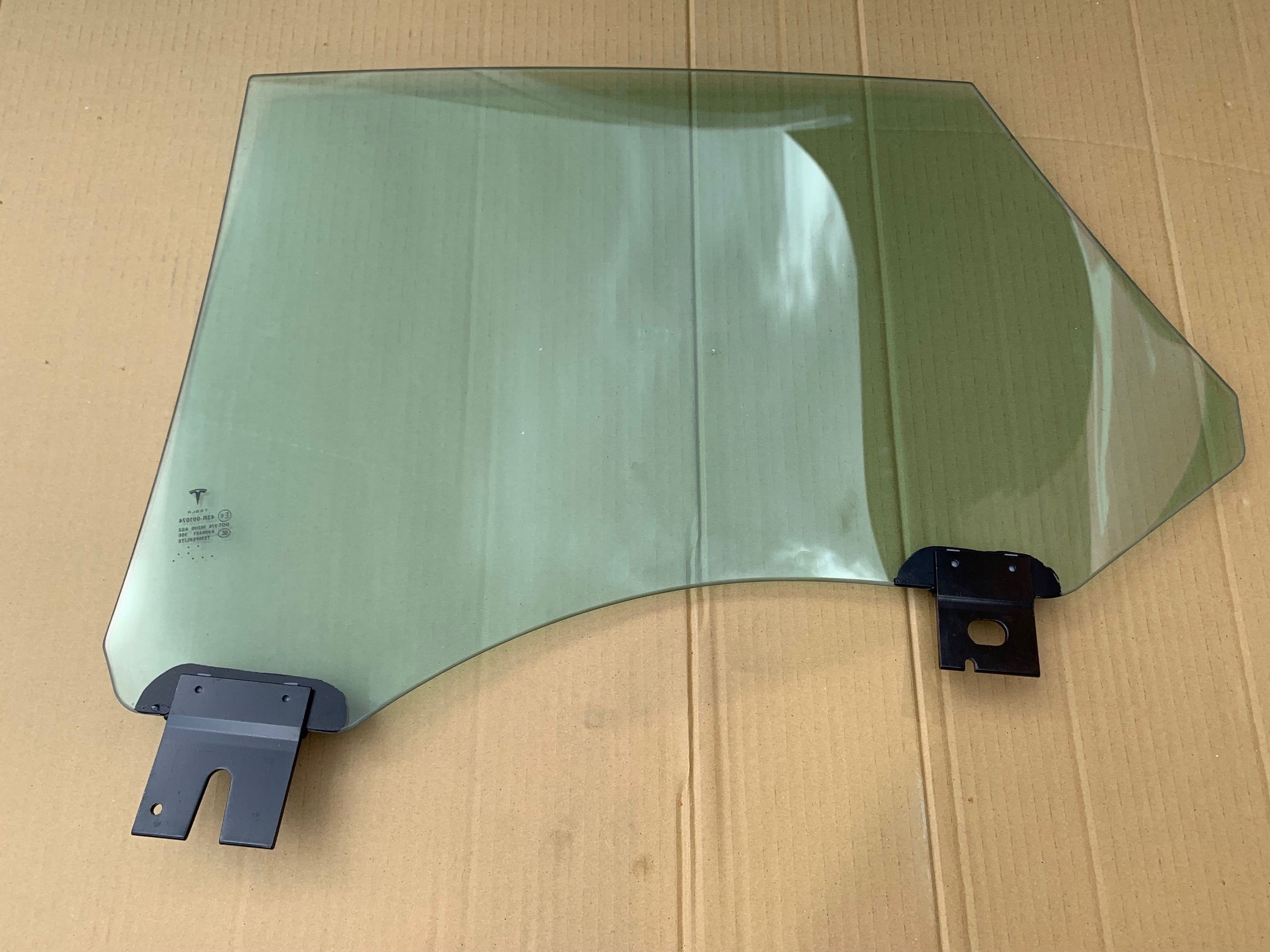 Tesla S rear right Door glass 6006571-00-B NEW