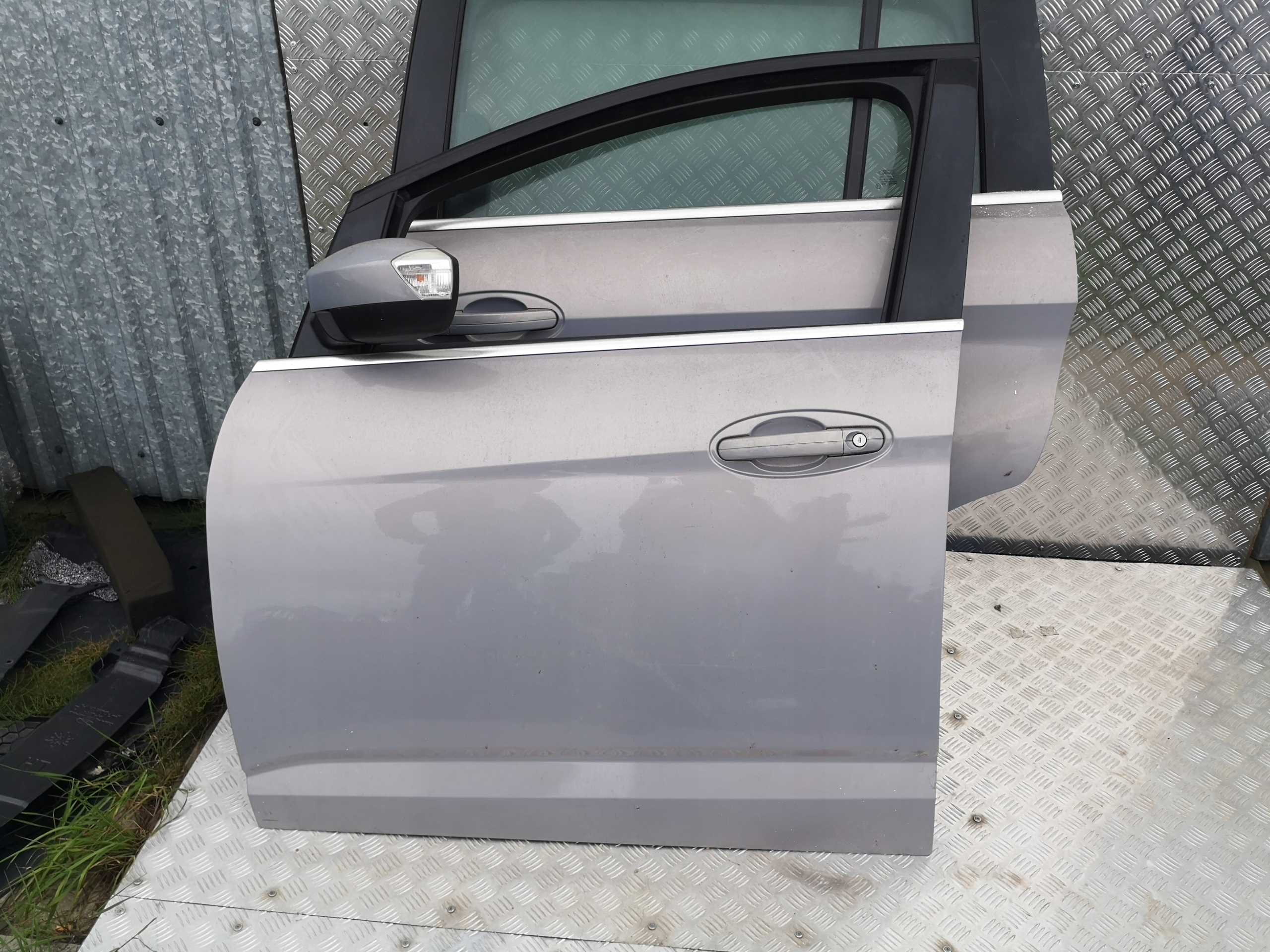 FORD C-MAX MK2 DRZWI LEWE PRZÓD Numer katalogowy części PF1CB-U20125