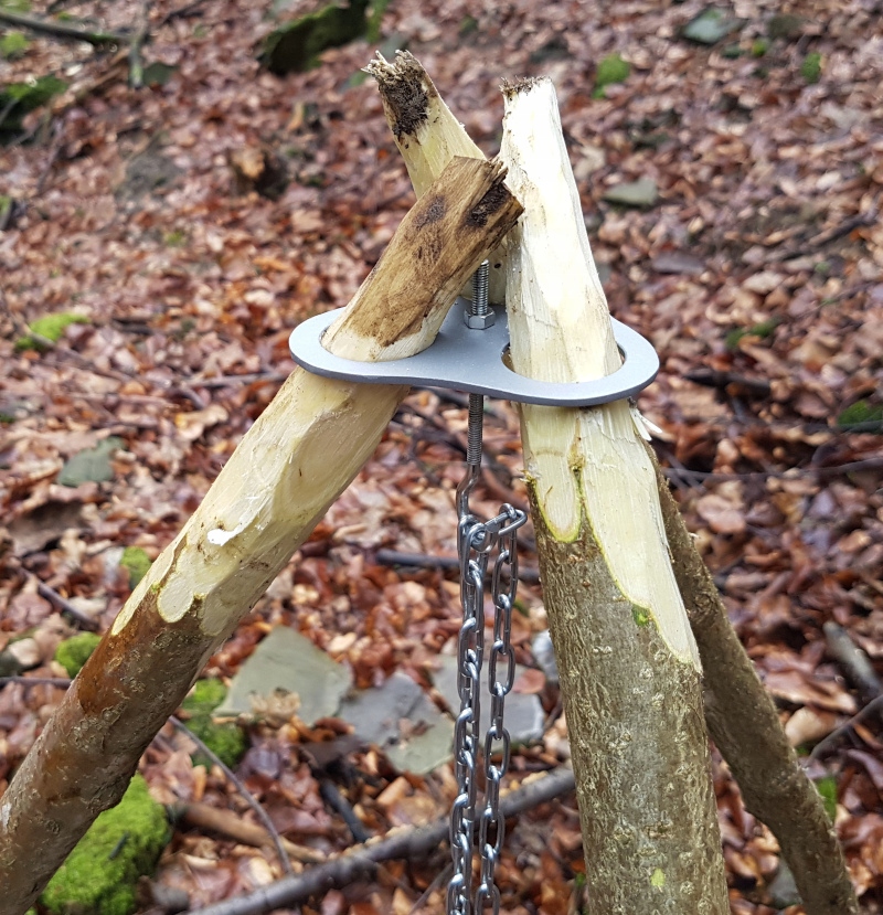 TRÓJNÓG NA OGNISKO KOCIOŁEK GRILL BUSHCRAFT Marka inna