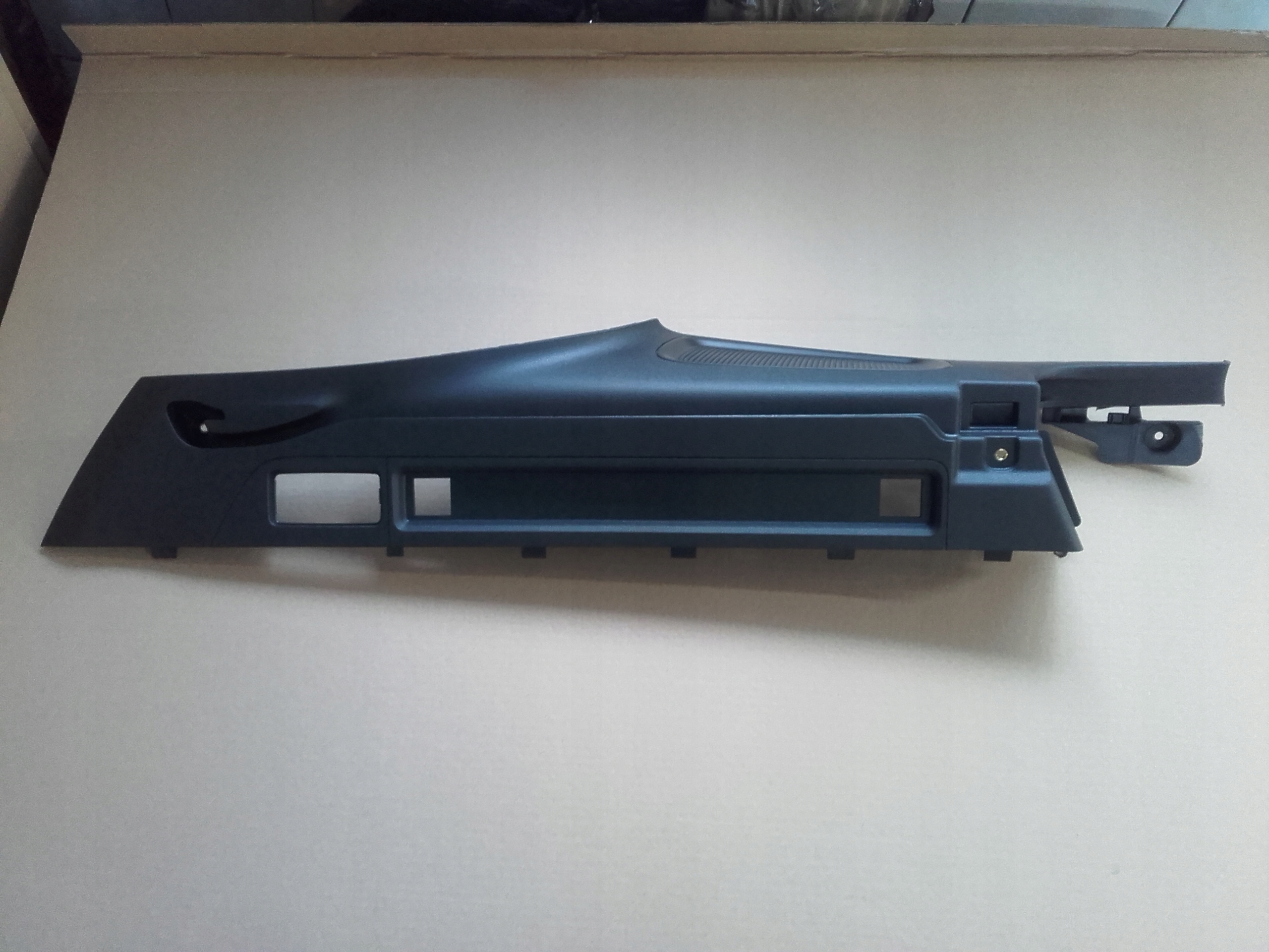 OSŁONA TAPICERKA BOCZEK BAGAŻNIK TYŁ KOMBI ASTRA K