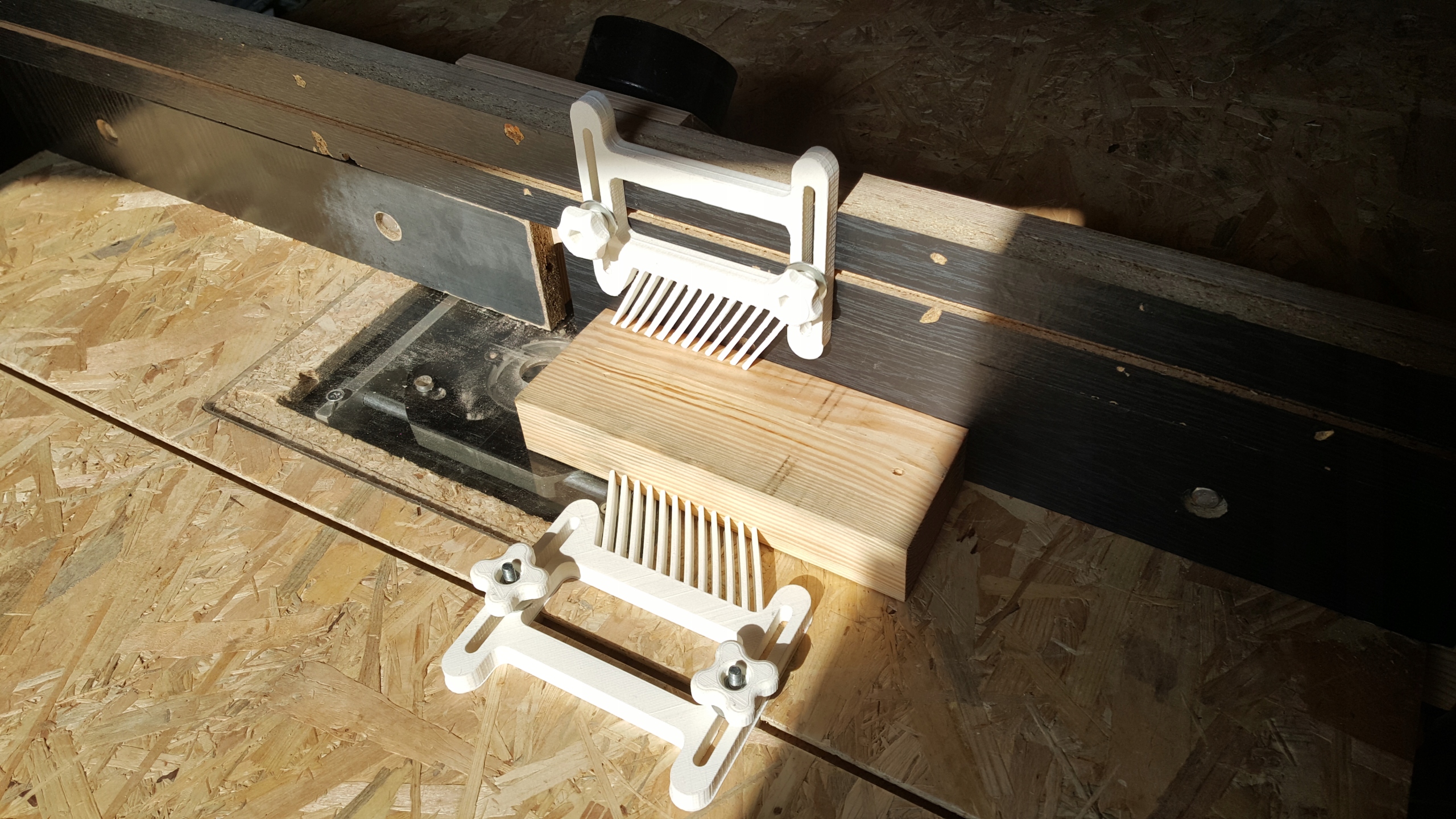 GRZEBIEŃ DOCISKOWY DOCISK PROWADNICA PIŁA FREZARKA Rodzaj prowadnica