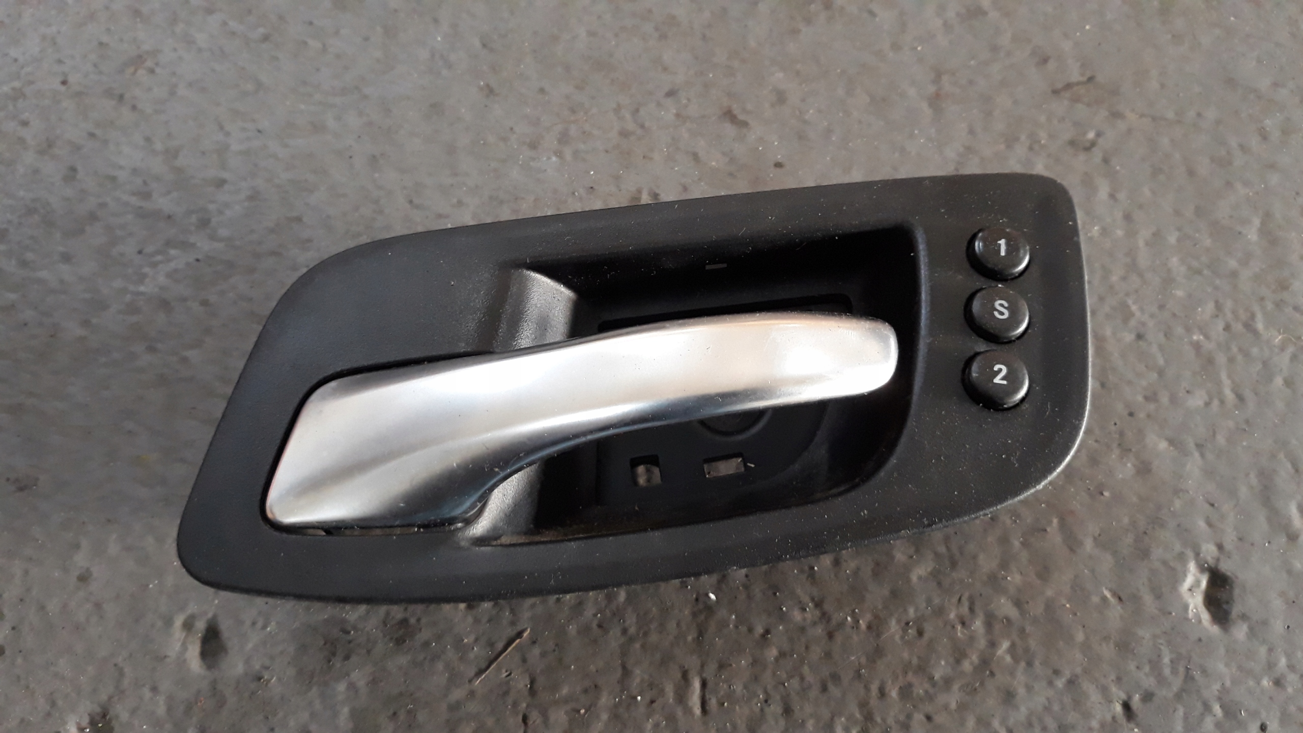 CHRYSLER 300C II 11 THEMA KLAMKA DRZWI LEWA PRZOD