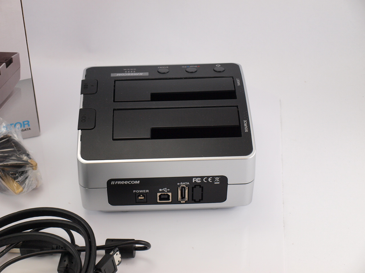 Stacja Dokująca Dla Dwóch Dysków Freecom (56136) Interfejs dysku twardego SATA