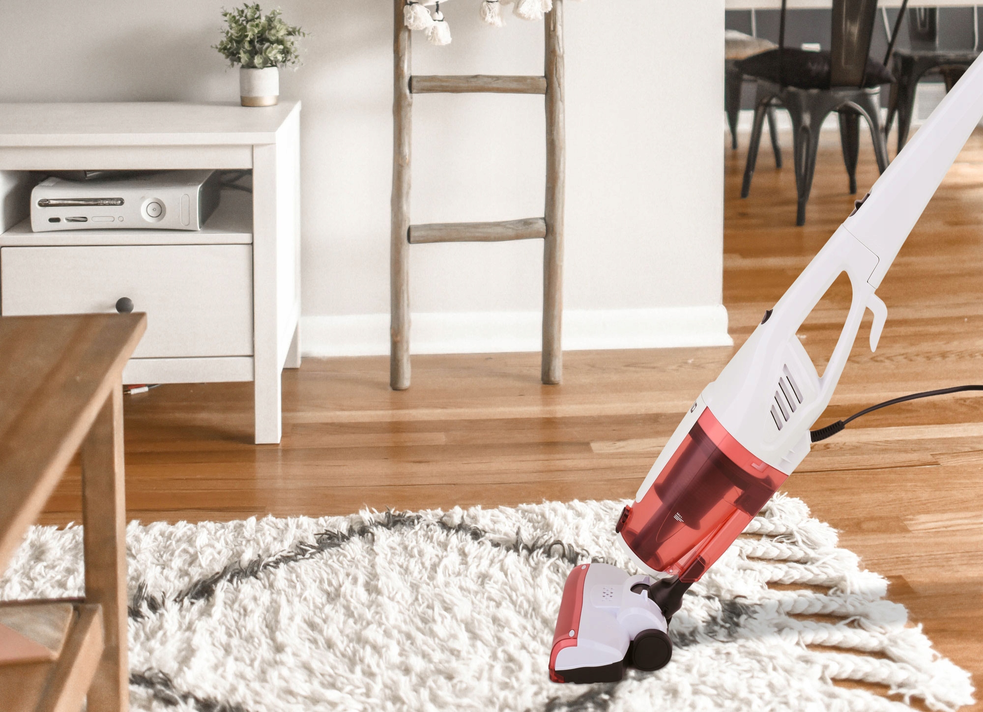 ODKURZACZ PIONOWY CYKLONOWY TURBOSZCZOTKA 8 SSAWEK Model 67112