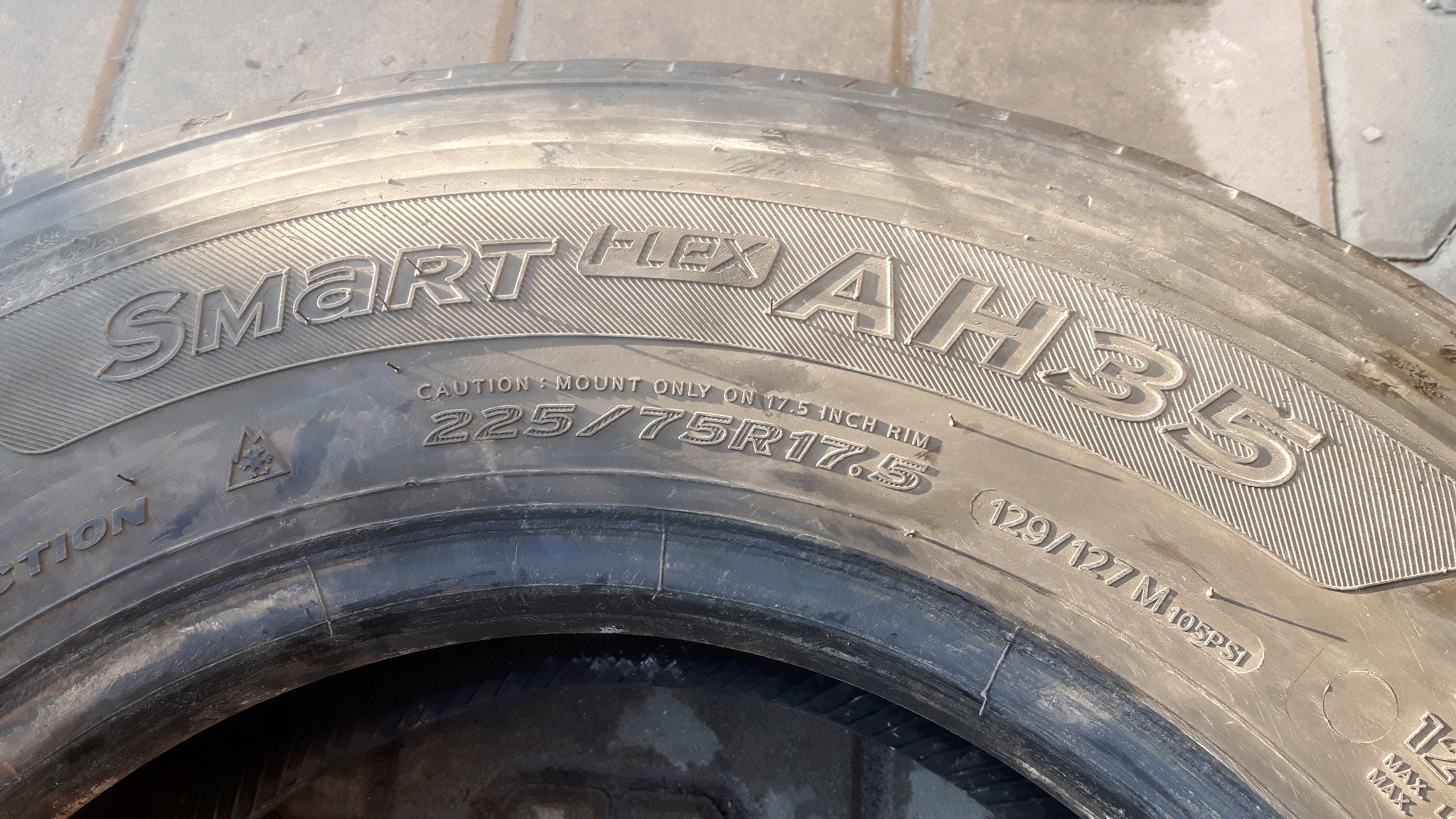 OPONA 225 75R17 5 HANKOOK SMART FLEX AH35 Producent code 3002651