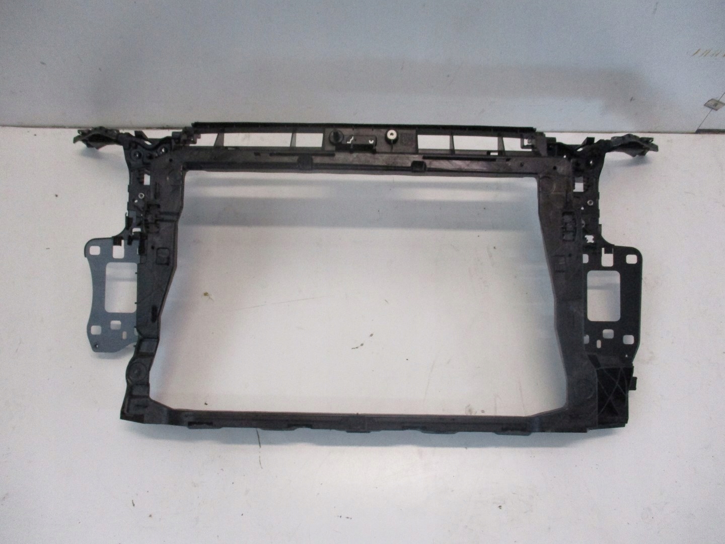 PAS PRZEDNI AUDI Q3 83A805594H NOWY
