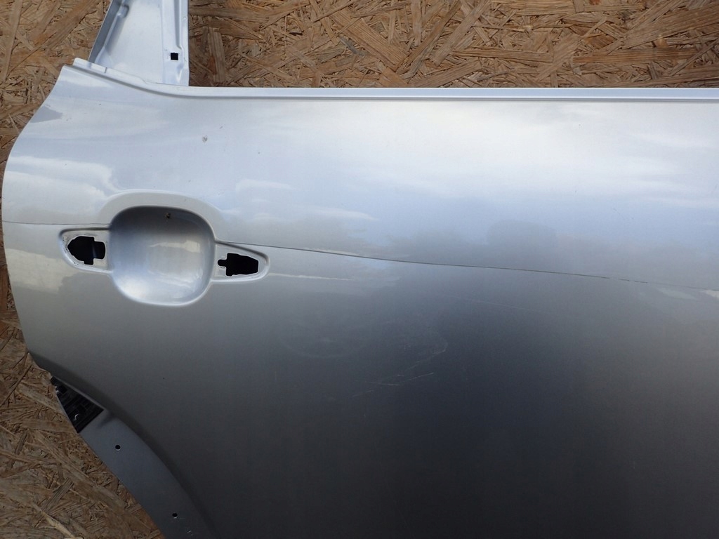 DRZWI PRAWE TYLNE PRAWY TYŁ CITROEN C3 AIRCROSS Strona zabudowy tył - prawa