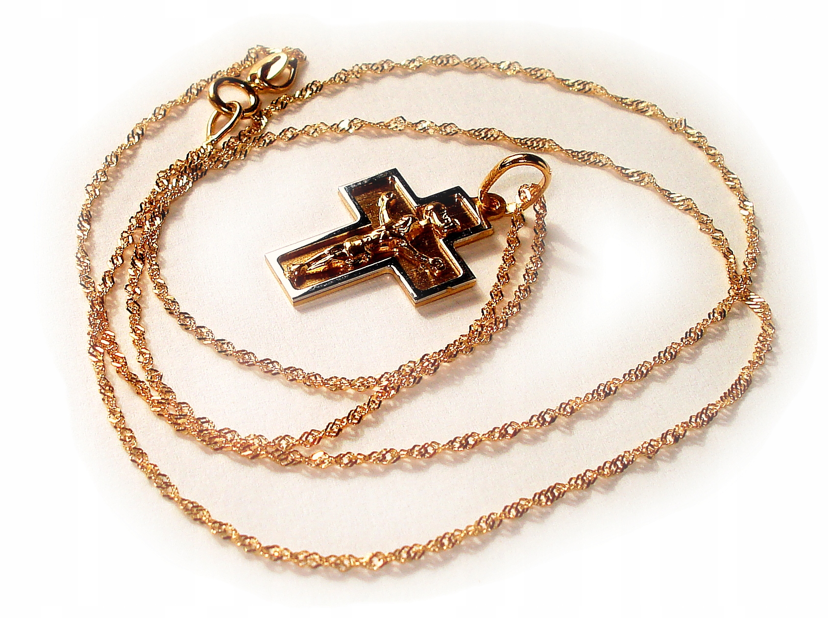 Krzyżyk z łańcuszkiem Komunia Chrzest GRAWER ZŁOTO Kolor złoty