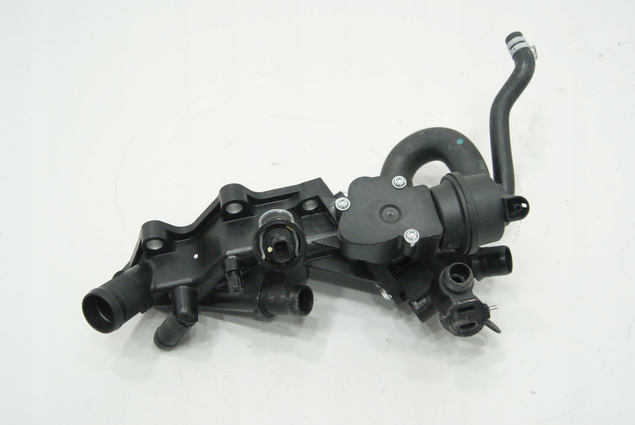 JUKE MEGANE 1.2 TCE КОРПУС ТЕРМОСТАТА 110600353R