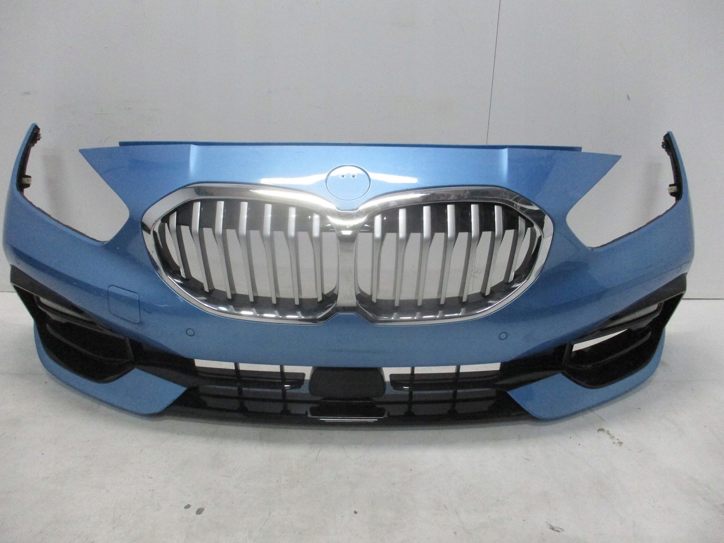 бампер BMW 1 F40 6X датчик парковки led передний