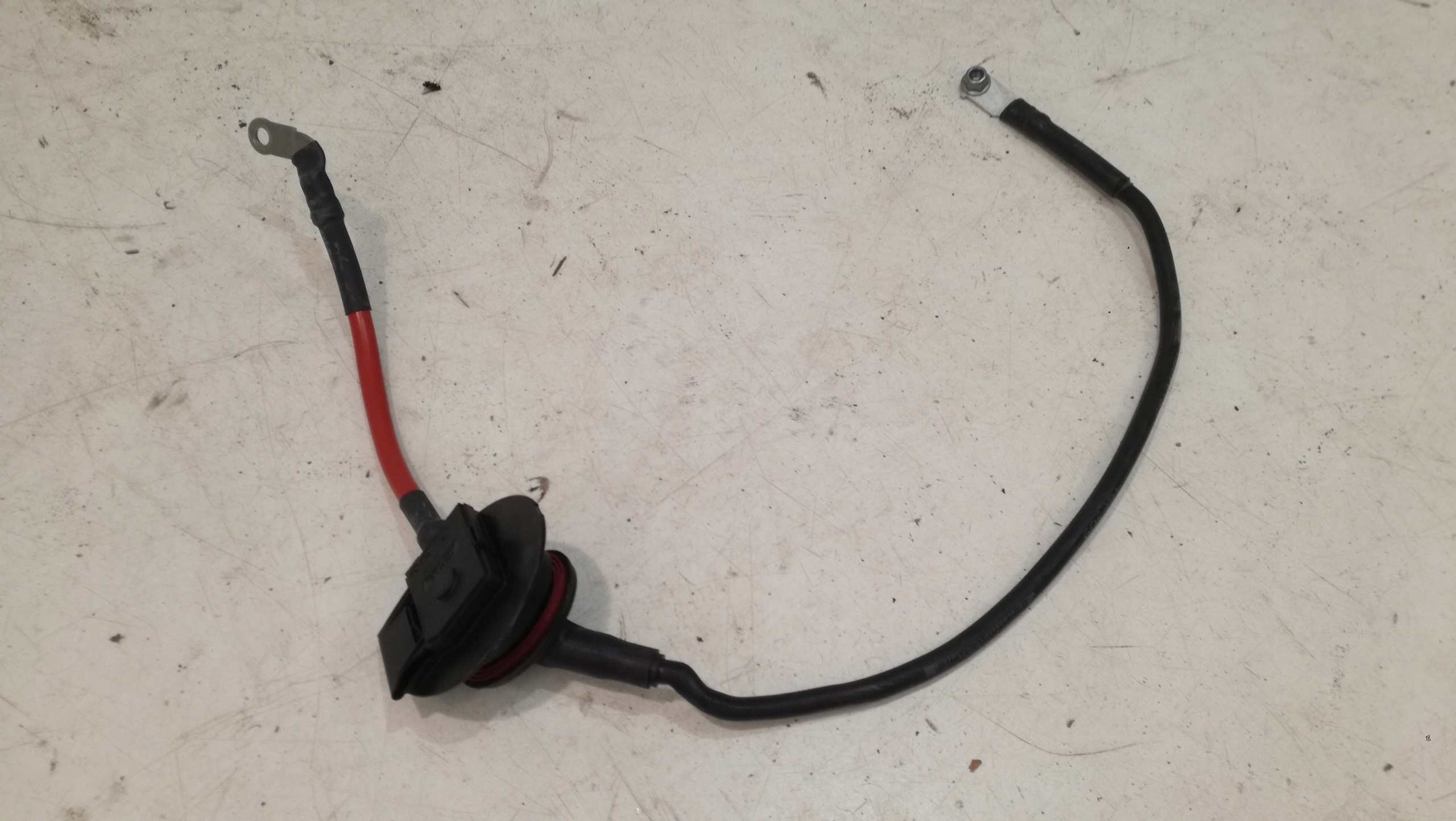 MERCEDES C238 2.0 CGI KABEL PLUSOWY A2055457440