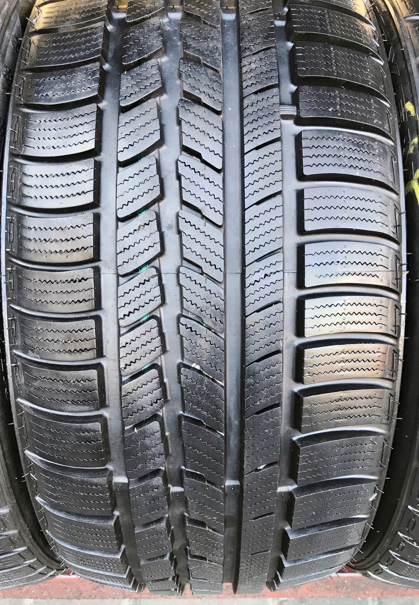 4x 215/40R17 NEXEN WINGUARD SPORT ZIMA Marka Nexen