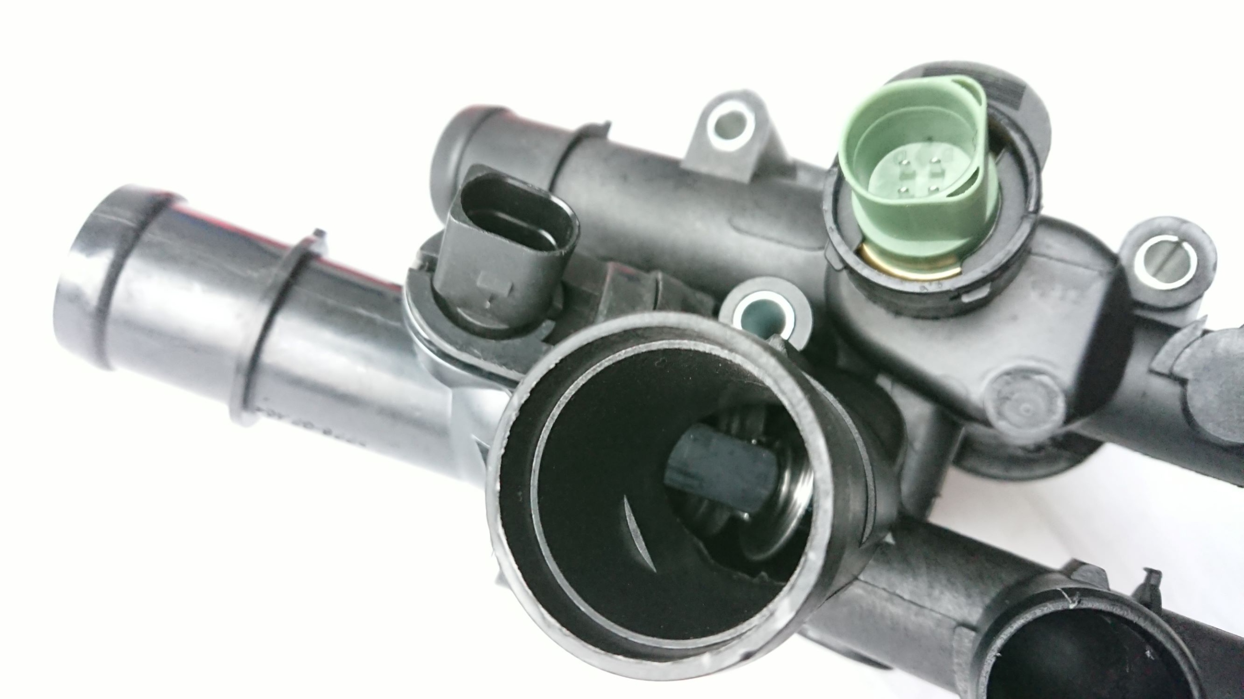 TERMOSTAT OBUDOWA VW BORA GOLF IV 1.6 Waga produktu z opakowaniem jednostkowym 2 kg