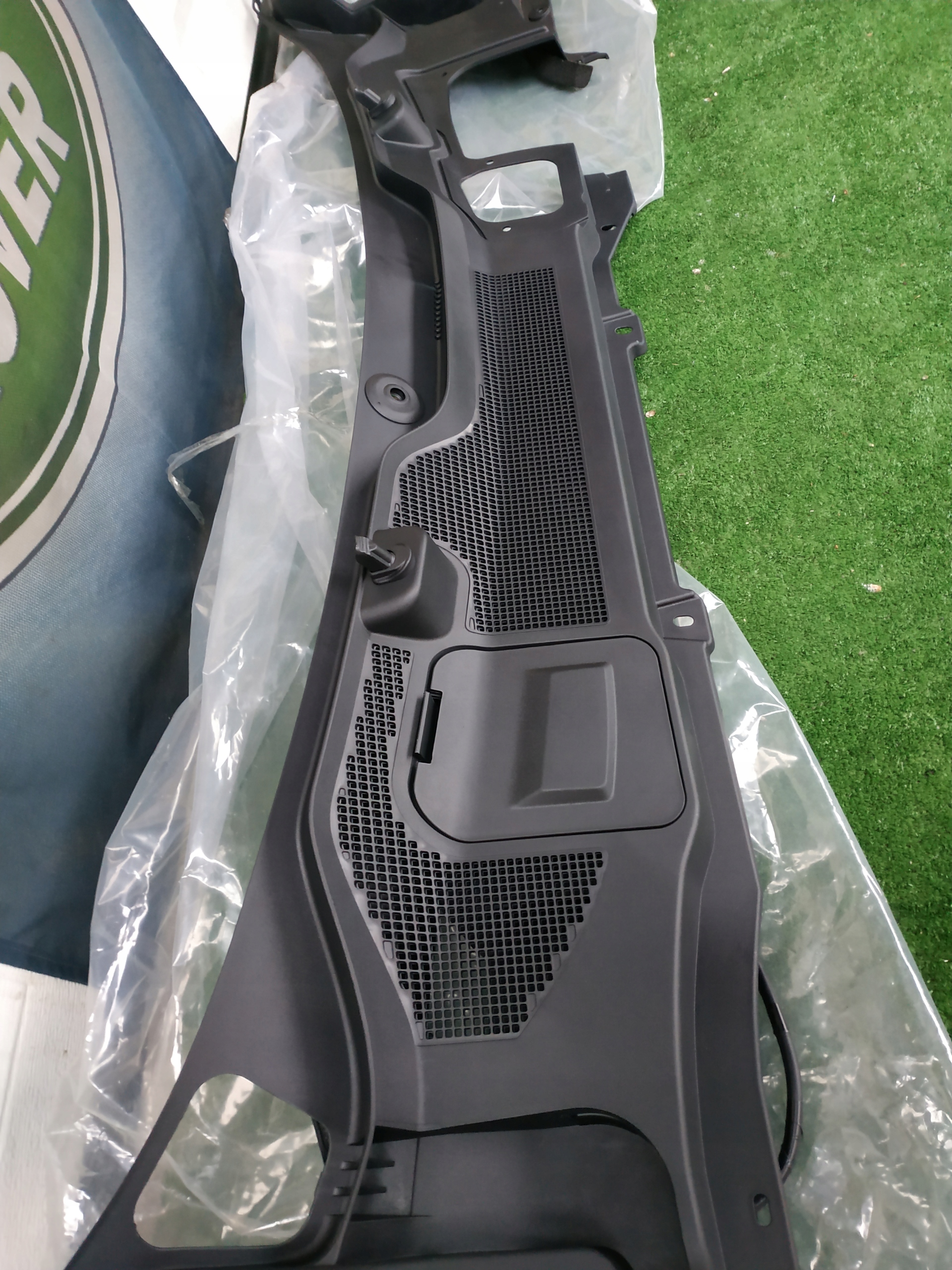 LAND ROVER DISCOVERY SPORT L550 PODSZYBIE ORYGINAŁ Producent części Land Rover OE