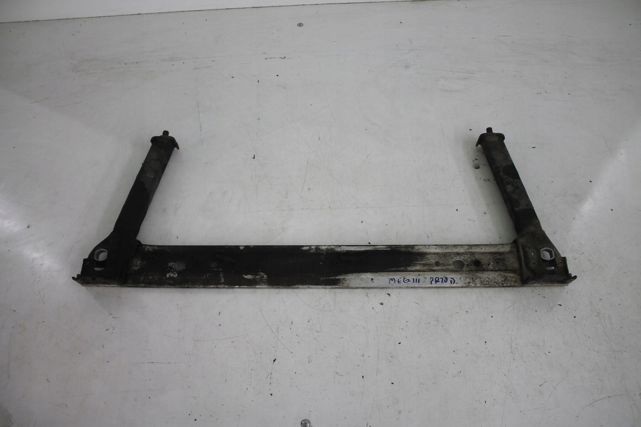 BELKA WZMOCNIENIE CHŁODNIC RENAULT MEGANE III