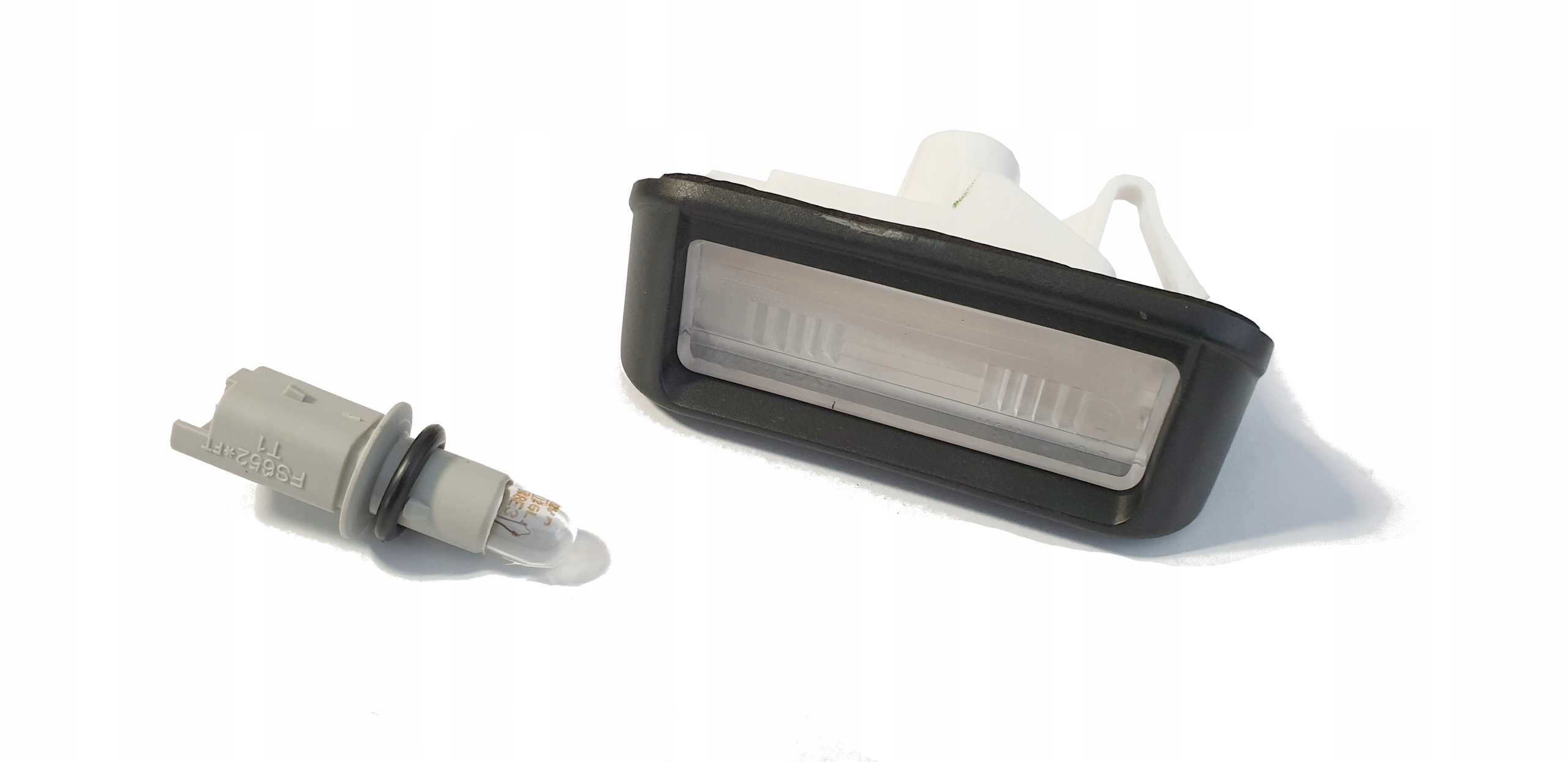 LAMPKA TABLICY REJESTRACYJNEJ CITROEN BERLINGO 08-