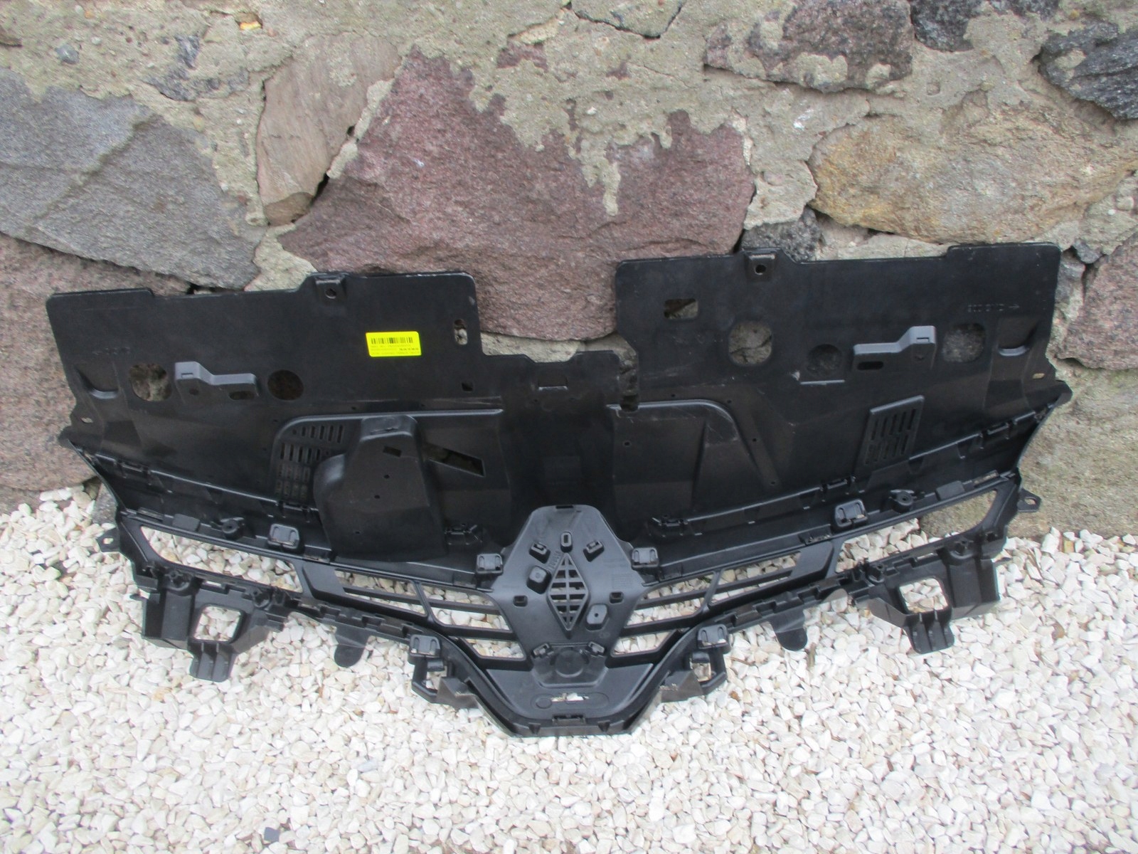 renault CLIO IV решетка радиатора Усилитель