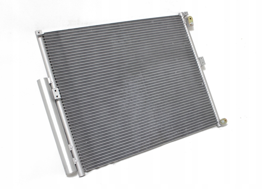 051-016-0022 - Радиатор кондиционера LAND CRUISER 120 (02 -) новый