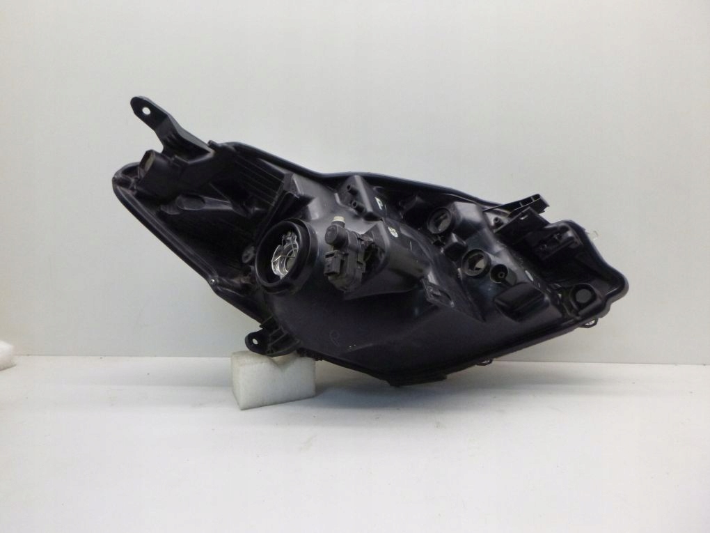 TOYOTA YARIS III LIFT 13- light front left
