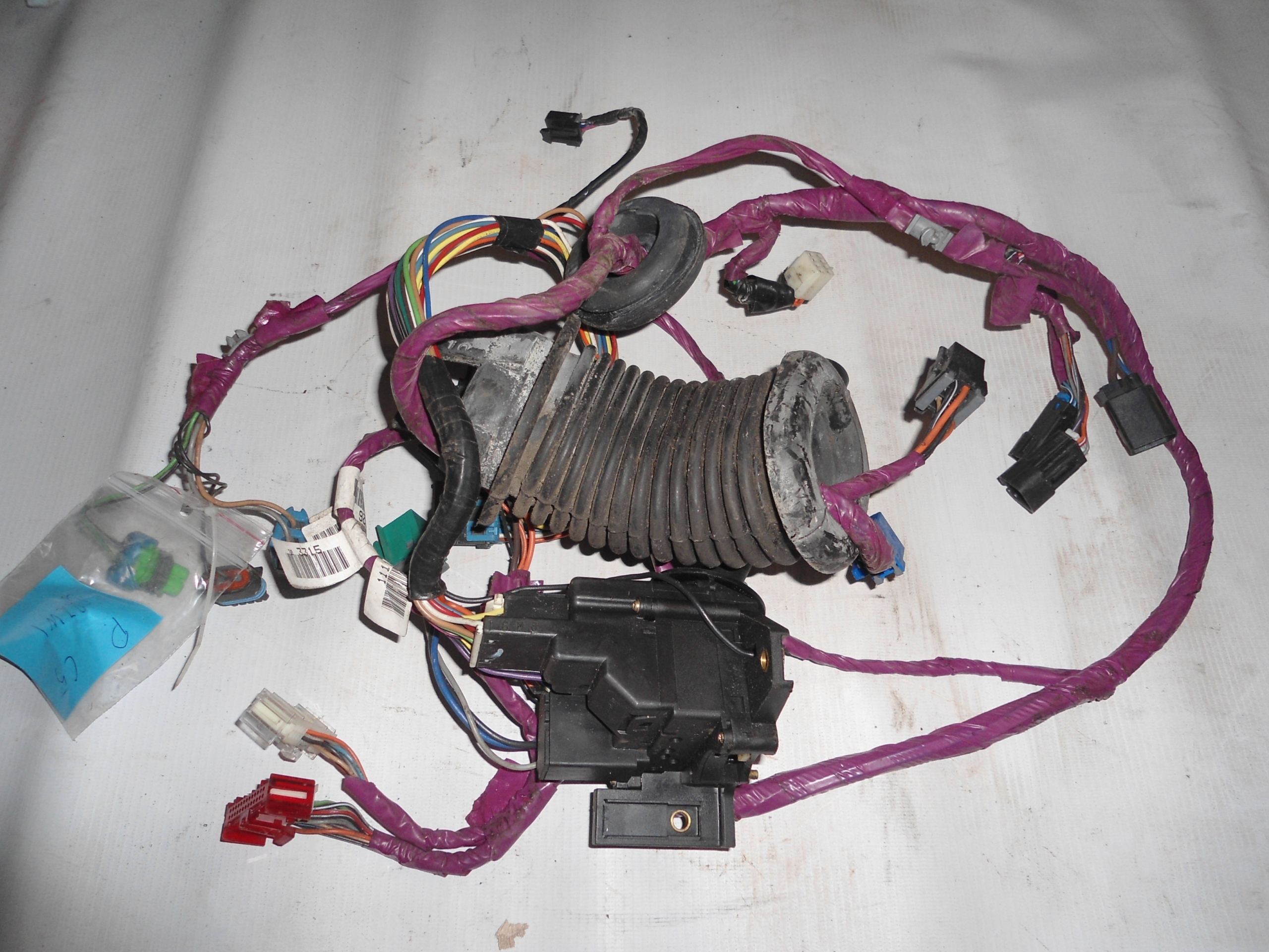 WIAZKA DRZWI PRAWYCH CHEVROLET CORVETTE C5 00R