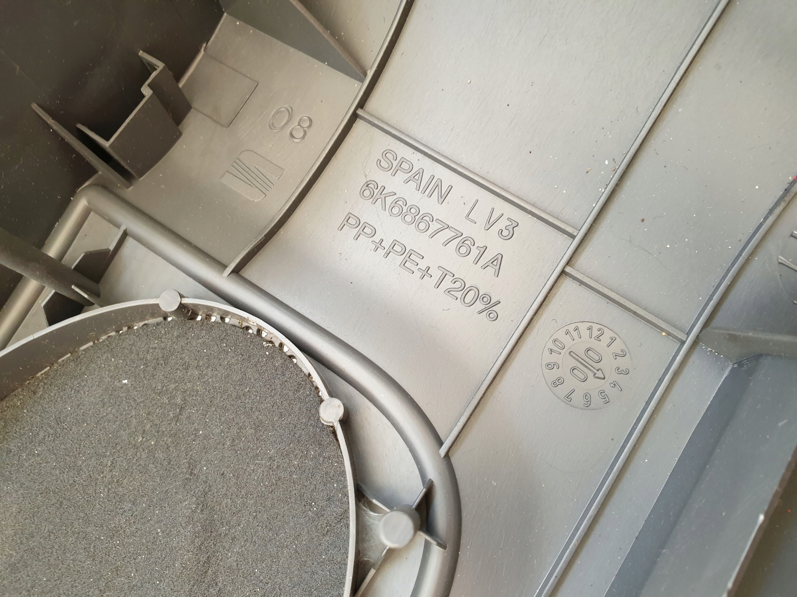 OSŁONA GŁOŚNIKA LEWY TYŁ SEAT IBIZA II 00R EU Producent części SEAT OE