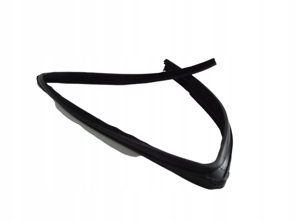 30716824 - Ущільнювач скла двері правий задній VOLVO V70 01-07