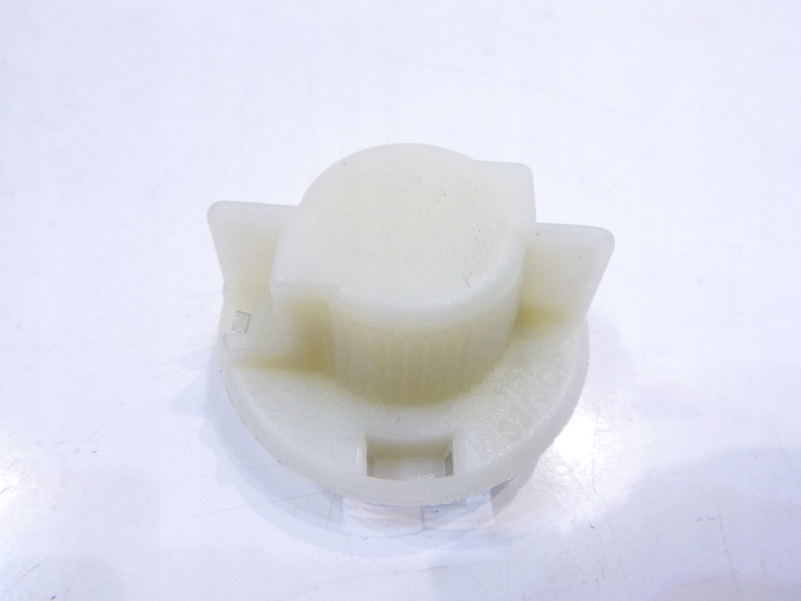 OPRAWKA LAMPY ZAROWKI DWU TYL STOP POZYCJA TOYOTA YARIS I 2001-2005 Strona zabudowy tył