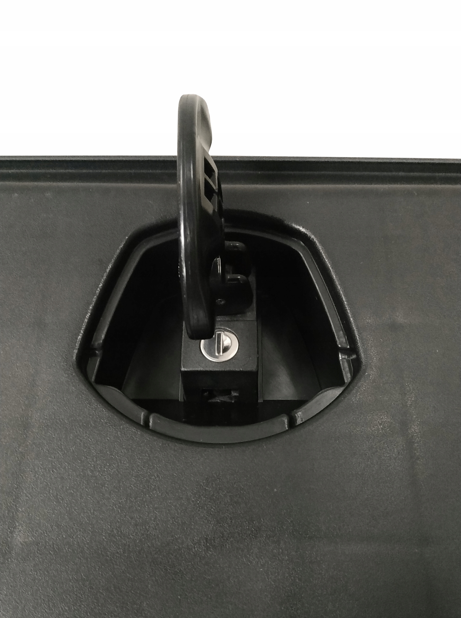 SKRZYNKA NARZĘDZIOWA DAKEN JUST 826 127l BUS TIR Rodzaj inna skrzynka