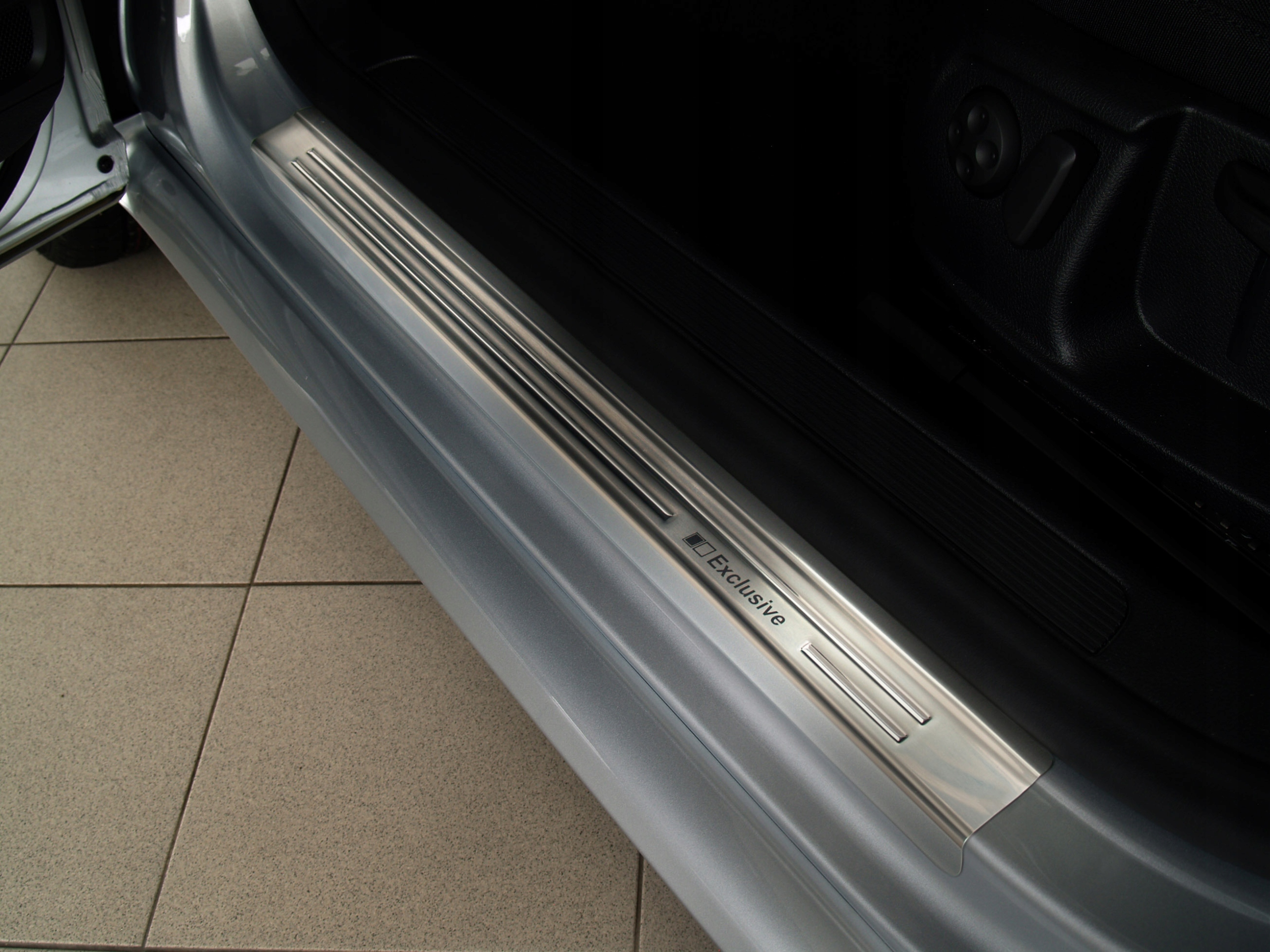 VOLKSWAGEN PASSAT B7 nakladki na progi progowe Weight with packaging 2 kg