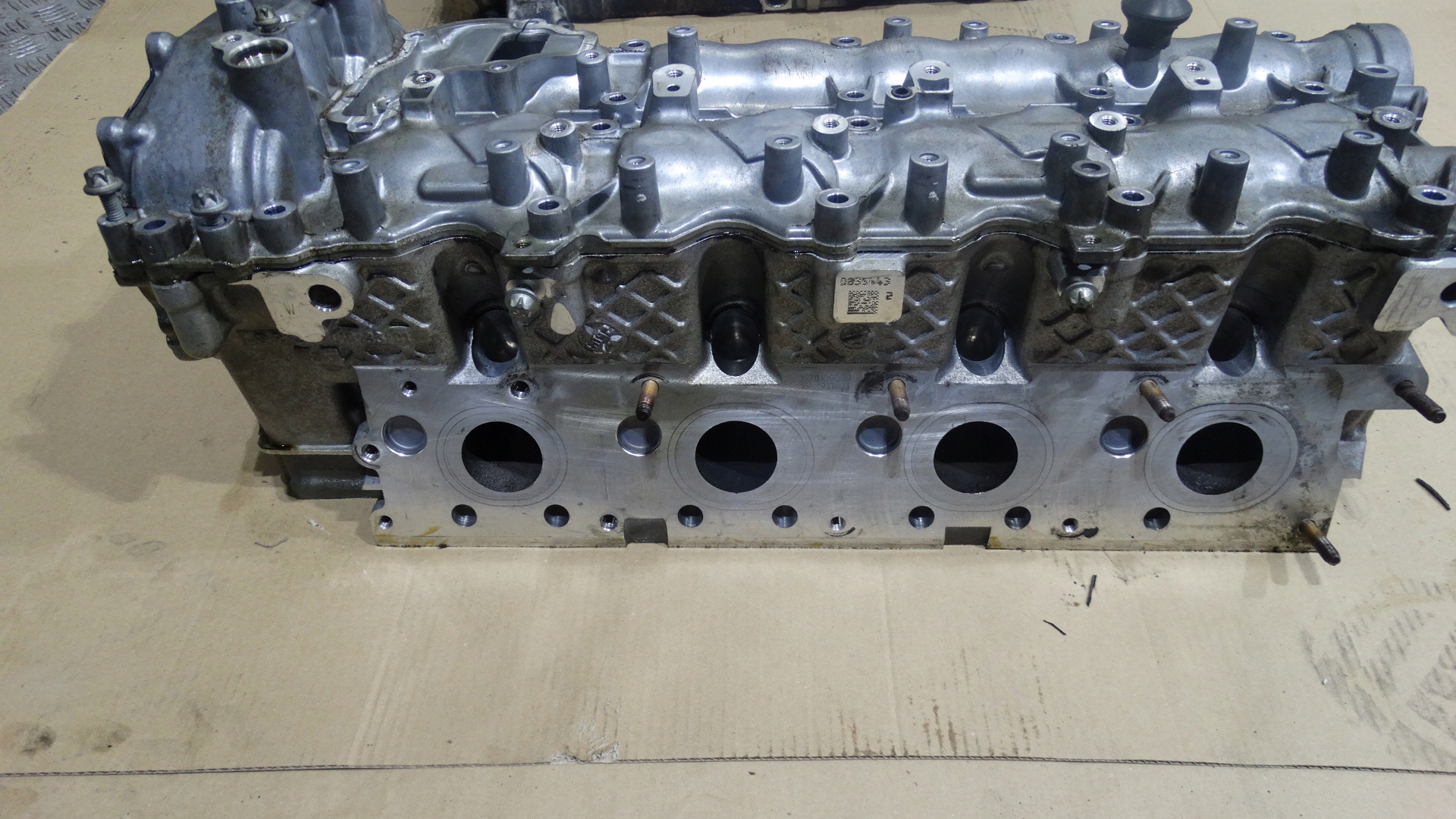 IDEALNA KPL.head. left MERCEDES G ML GL 6.3 1