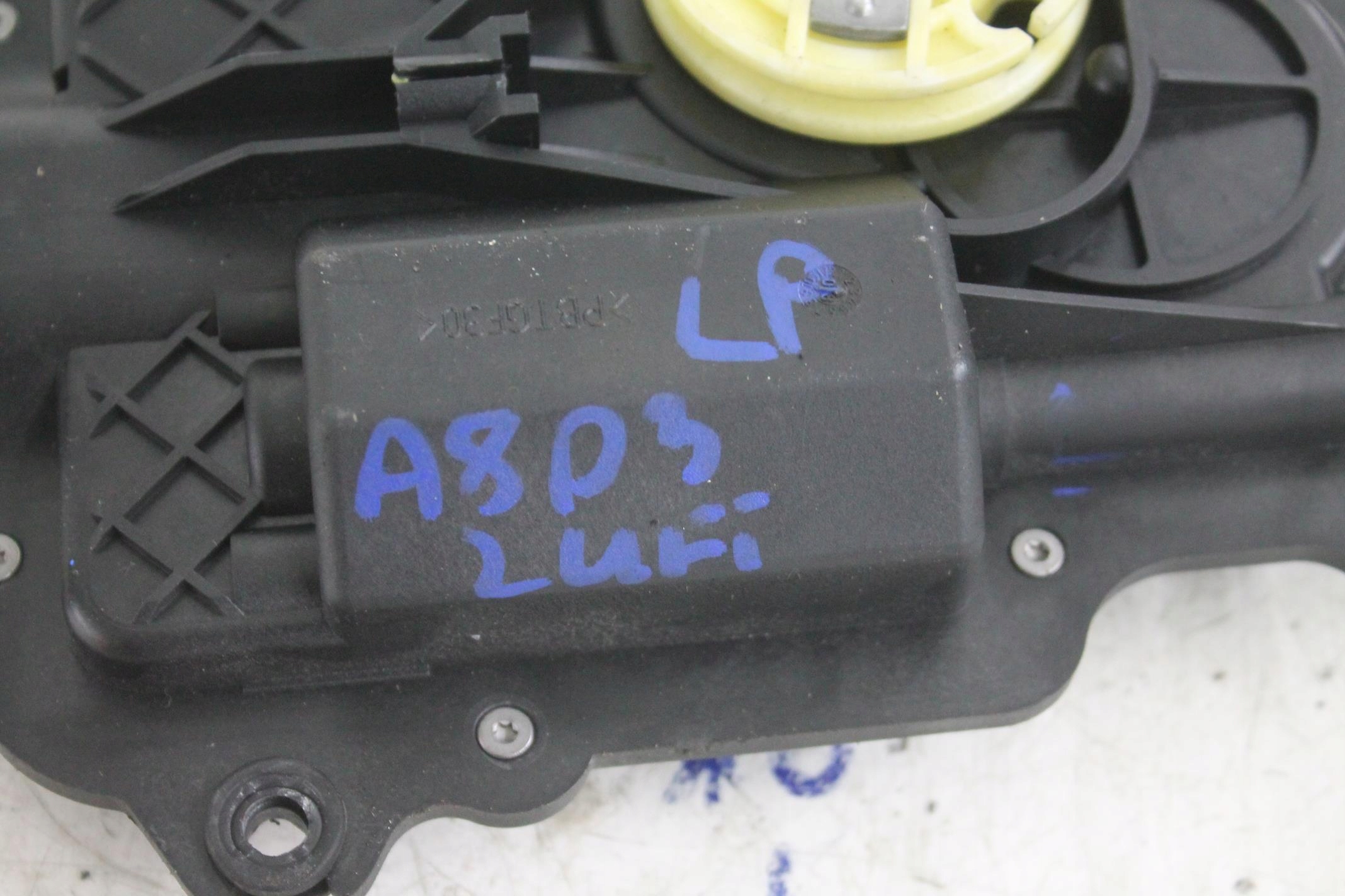 lock DOCIAG door 4E0837059 AUDI A8 D3 LIFT