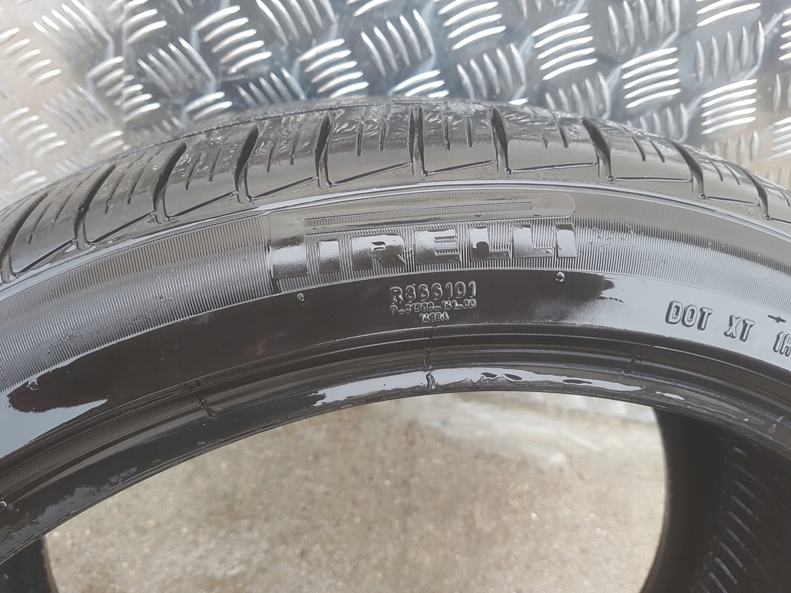 GOMMA PIRELLI CINTURATO P7 255/40/R20