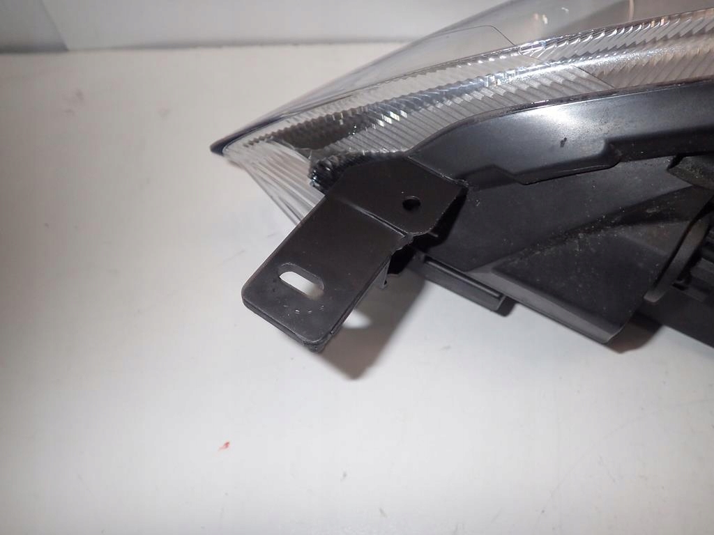 light front front right FORD FIESTA MK8 17
