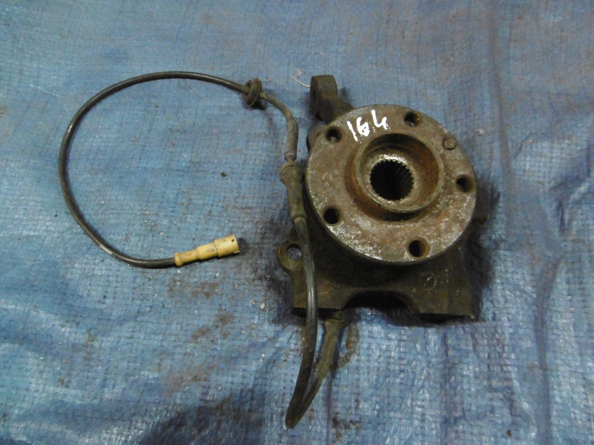 КРОССОВЕР СТУПИЦА ABS ЛЕВЫЙ ПЕРЕДНИЙ ALFA ROMEO 164