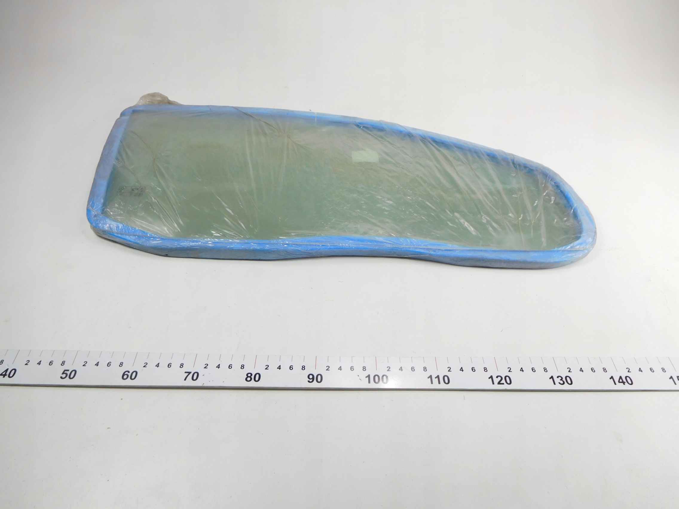 СТЕКЛО ДВЕРИ ПРАВОЕ ПЕРЕДНЕЕ FORD FOCUS 1342625