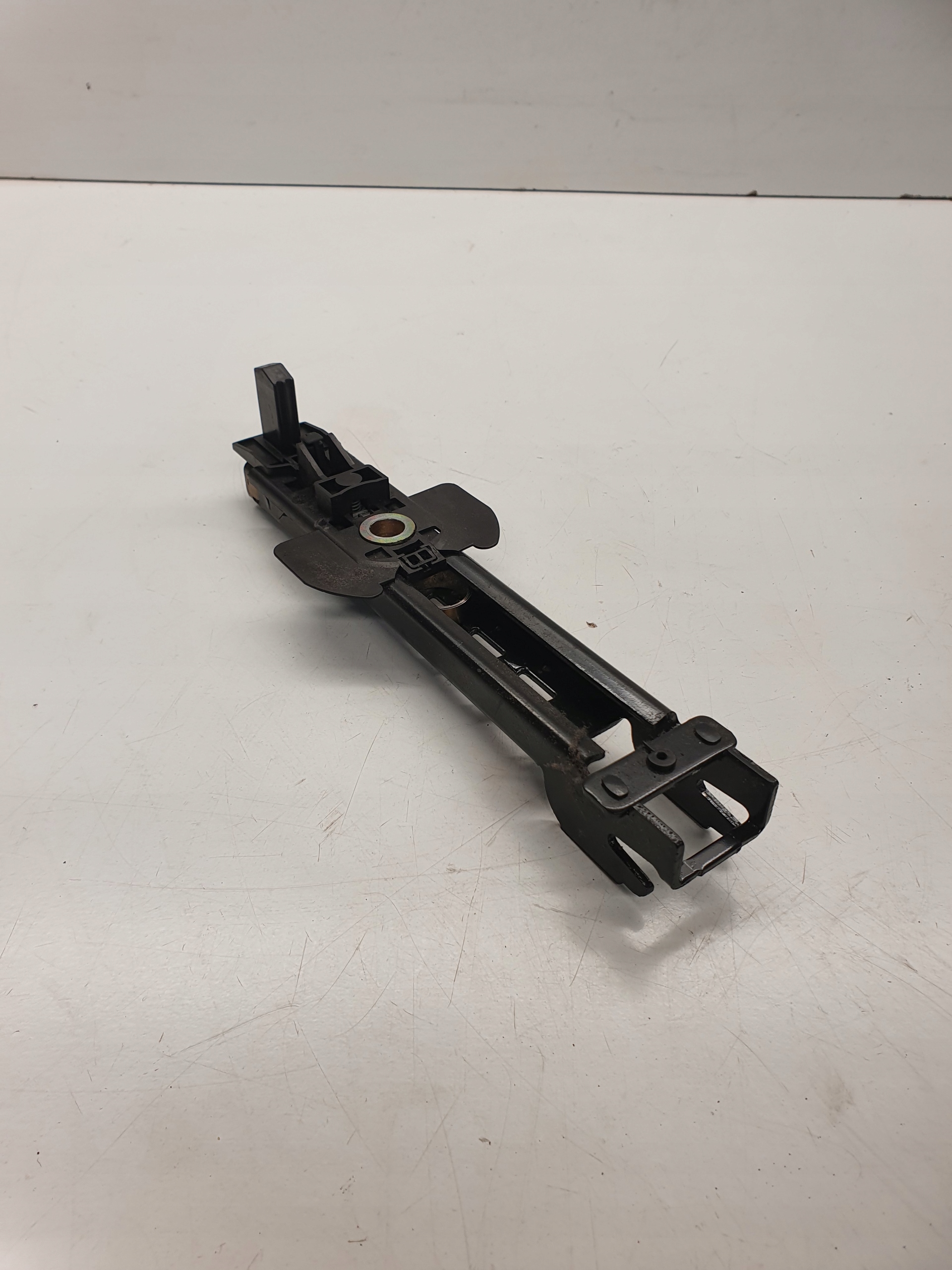 Регулировка ремня Audi OE 8E0857833A