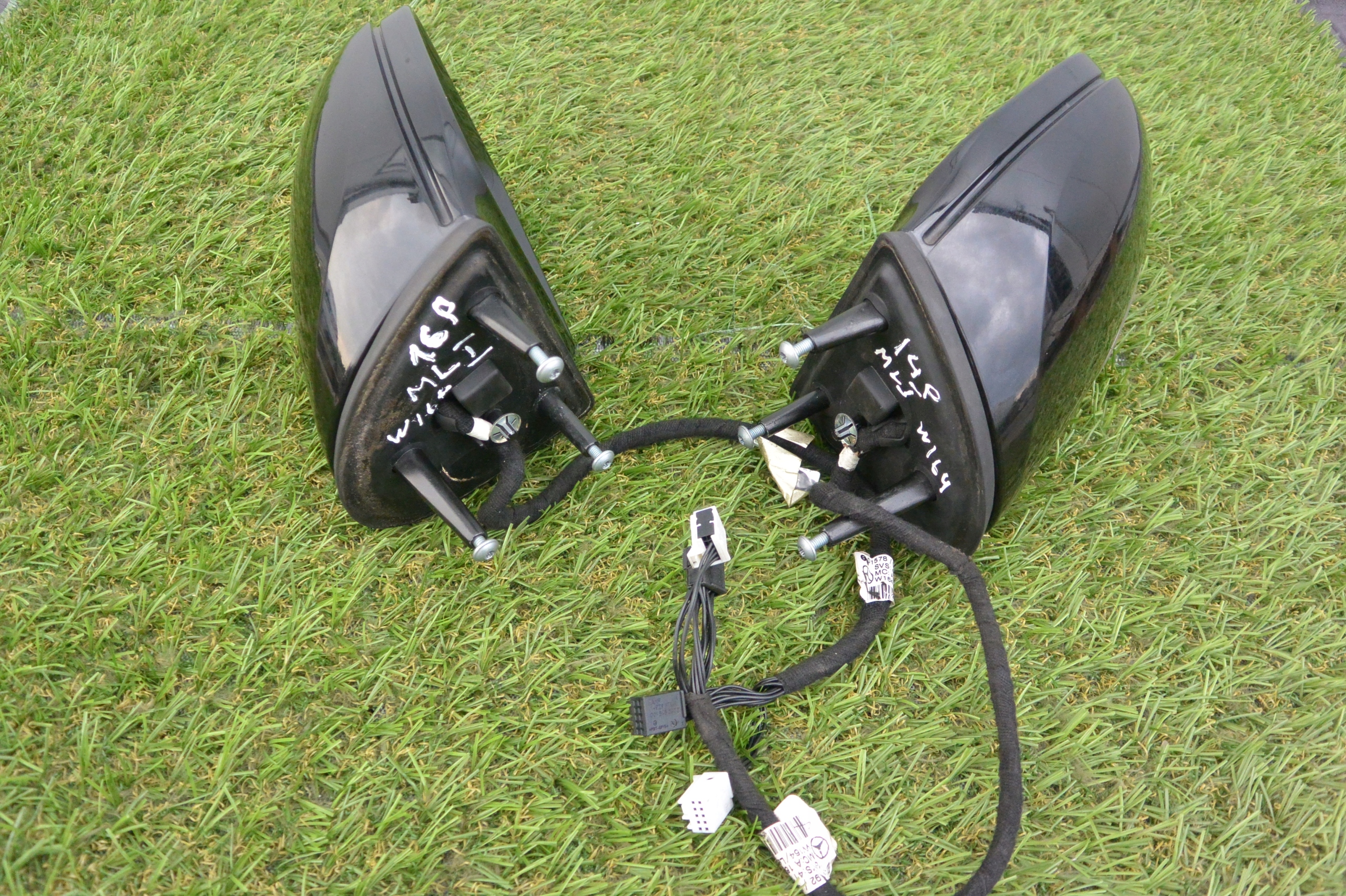 LUSTERKO ZEWNĘTRZN LEWE ML W164 C197 MERCEDES 14P Strona zabudowy lewa