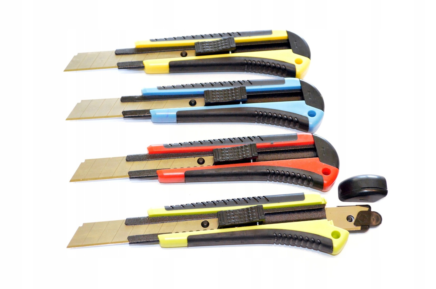 NÓŻ DO TAPET NOŻYK Z METALOWĄ PROWADNICĄ 18mm