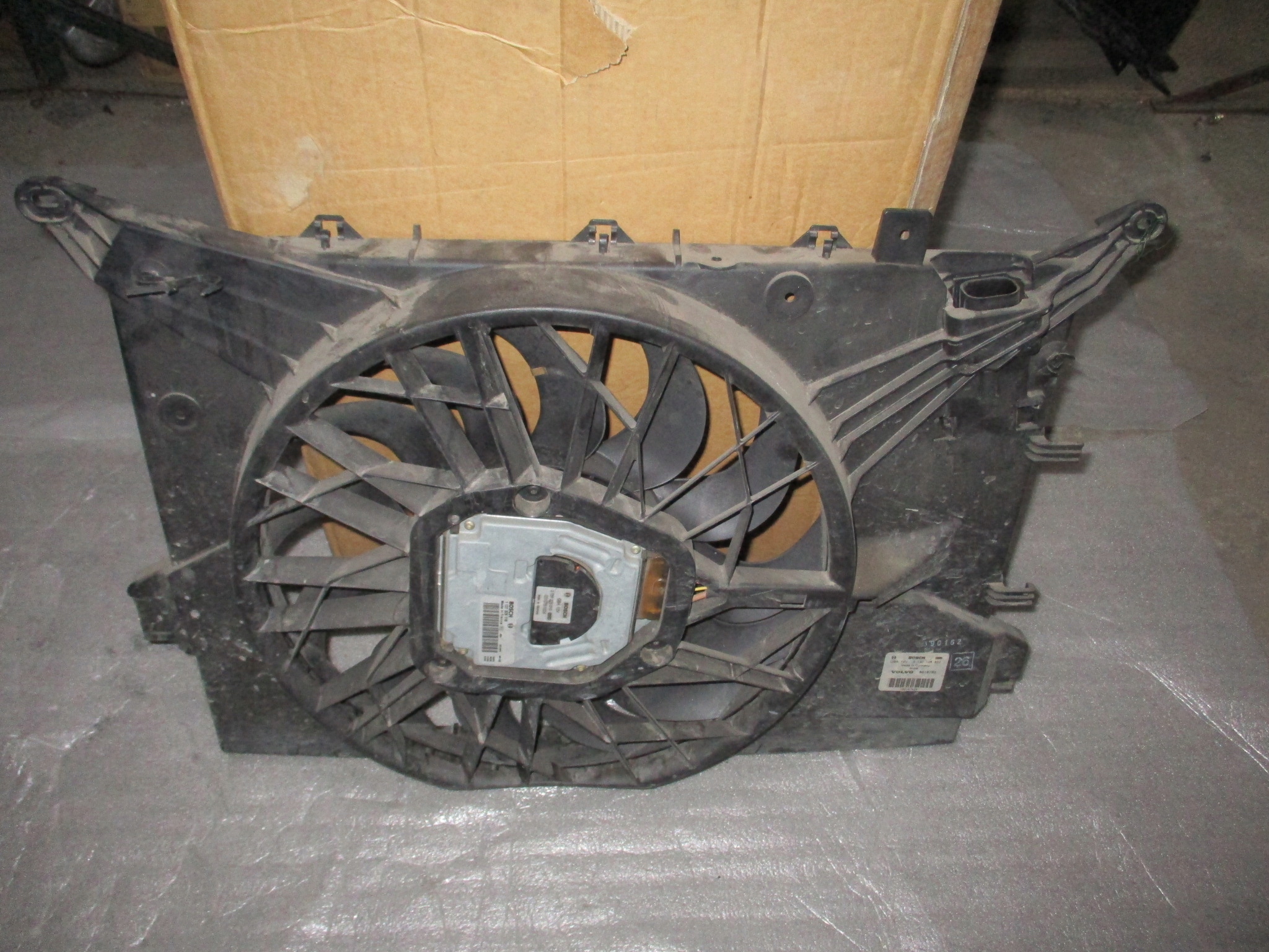 WENTYLATOR CHŁODNICY VOLVO S80 S60 V70 XC70 LIFT