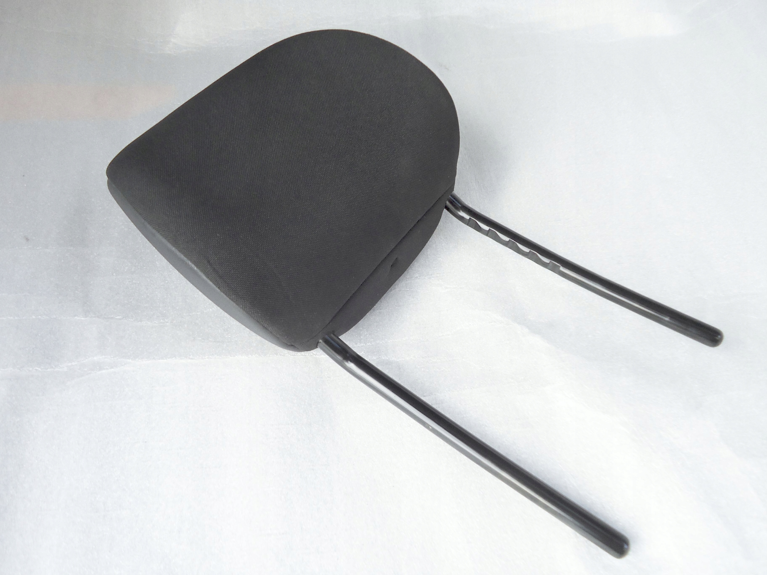 CITROEN CACTUS ПІДГОЛІВНИК ПЕРЕДНІЙ