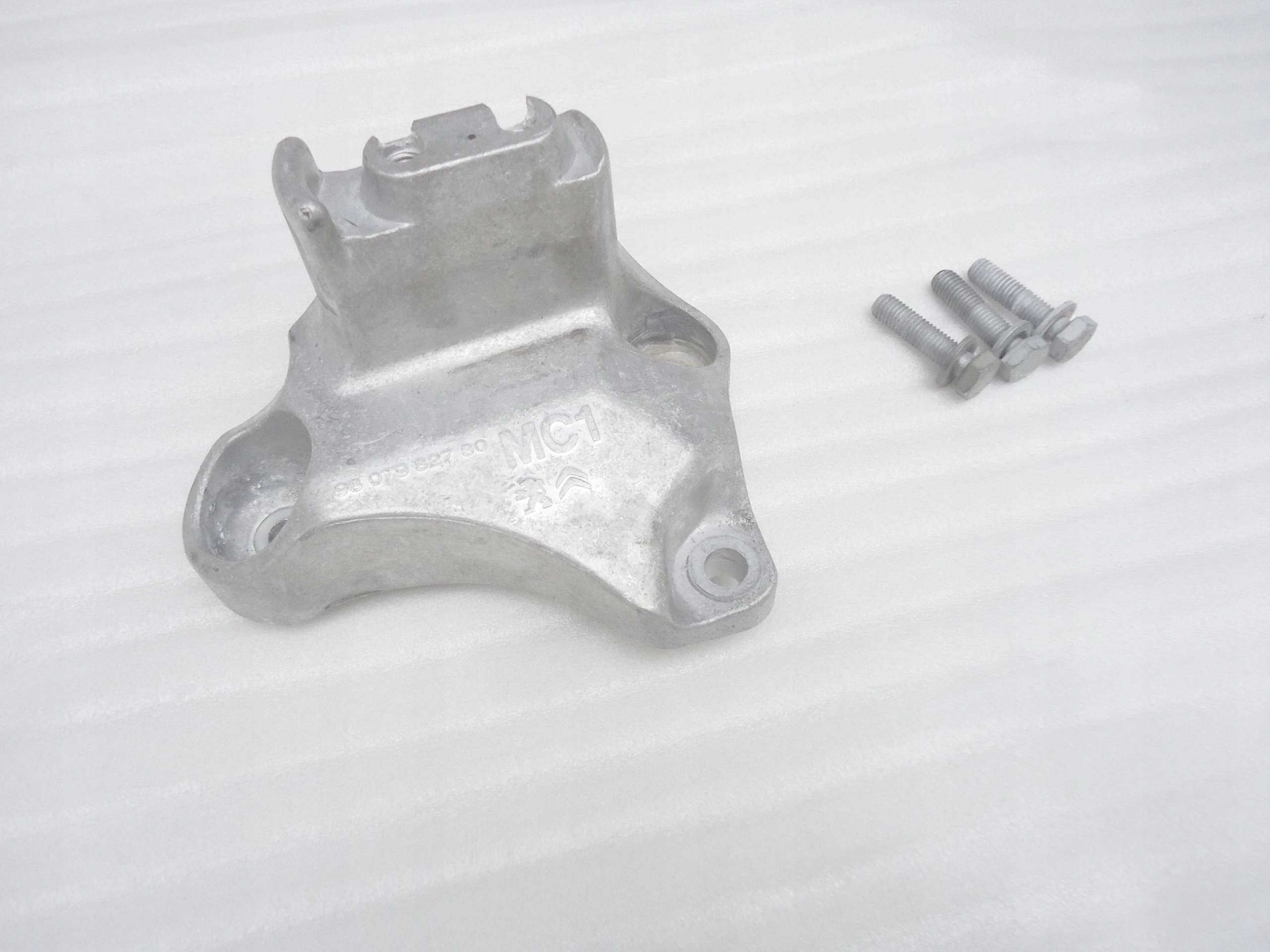 9807982780 - PEUGEOT CITROEN ЛАПА КОРОБКИ ПЕРЕДАЧ