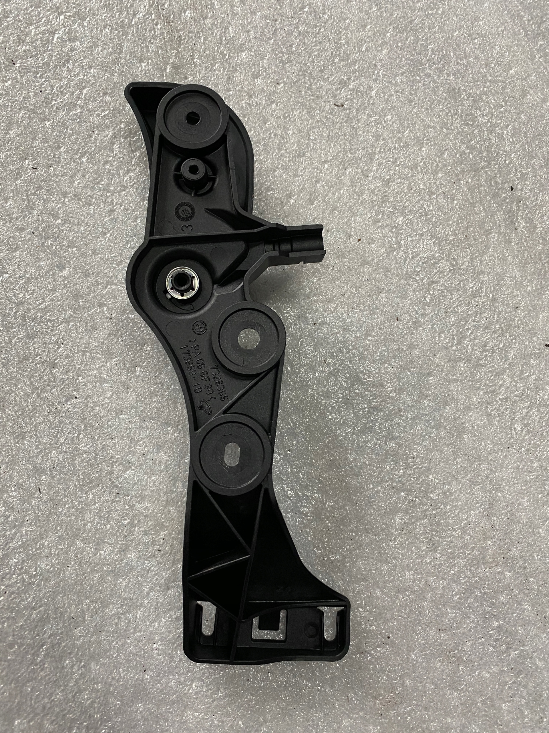 BMW F20 F22 ручка троса открывания капота