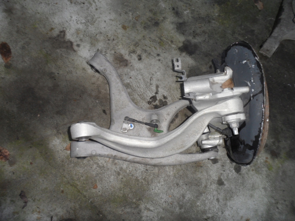 ZAWIESZENIE TYL KPL STRONA PRAWA A8 D4