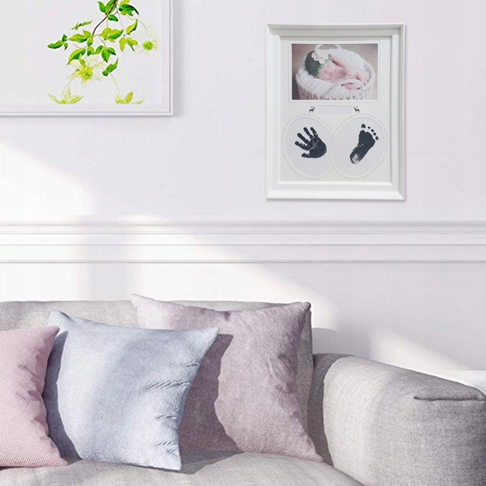 BIAŁA RAMKA DO ZDJĘĆ Z TUSZEM ODCISK RĄCZKI STÓPKI Szerokość produktu 13 cm