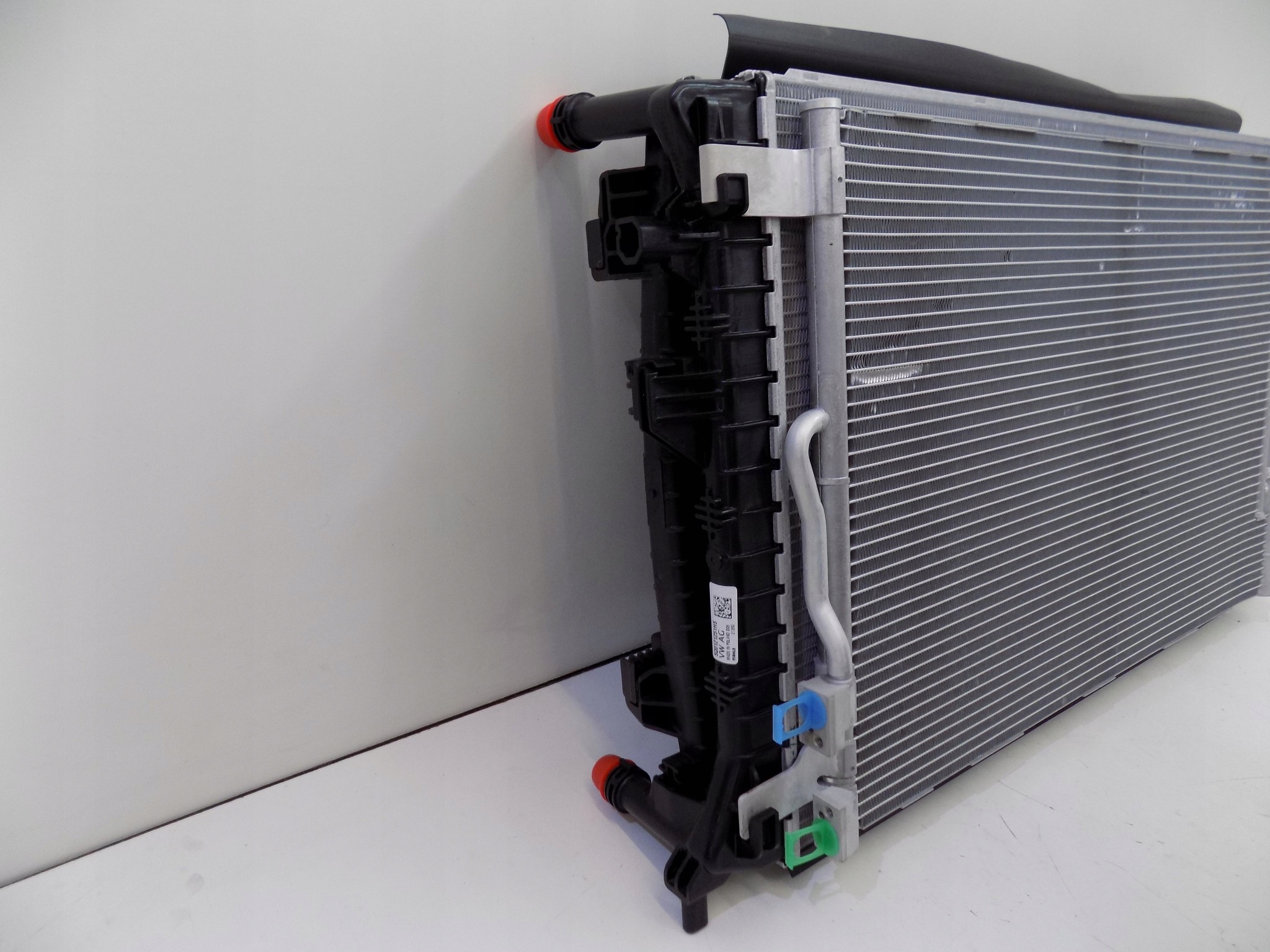 KOMPLET CHŁODNIC WENTYLATOR VW TIGUAN T-ROC 1.4TSI Numer katalogowy części VW T-ROC GOLF VII 1.4TSI