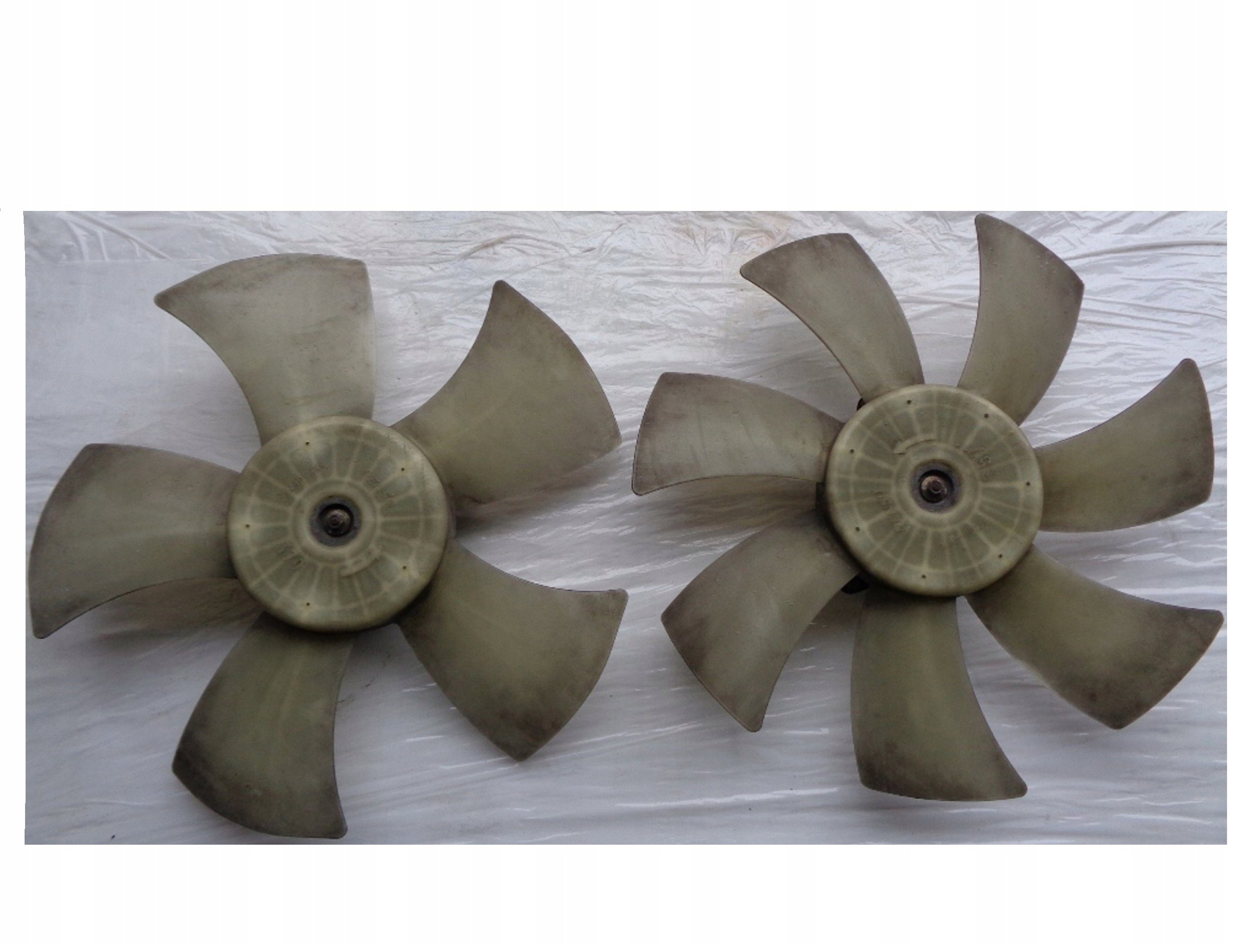 WENTYLATOR CHŁODNICY 1636323030 TOYOTA VERSO 01-09