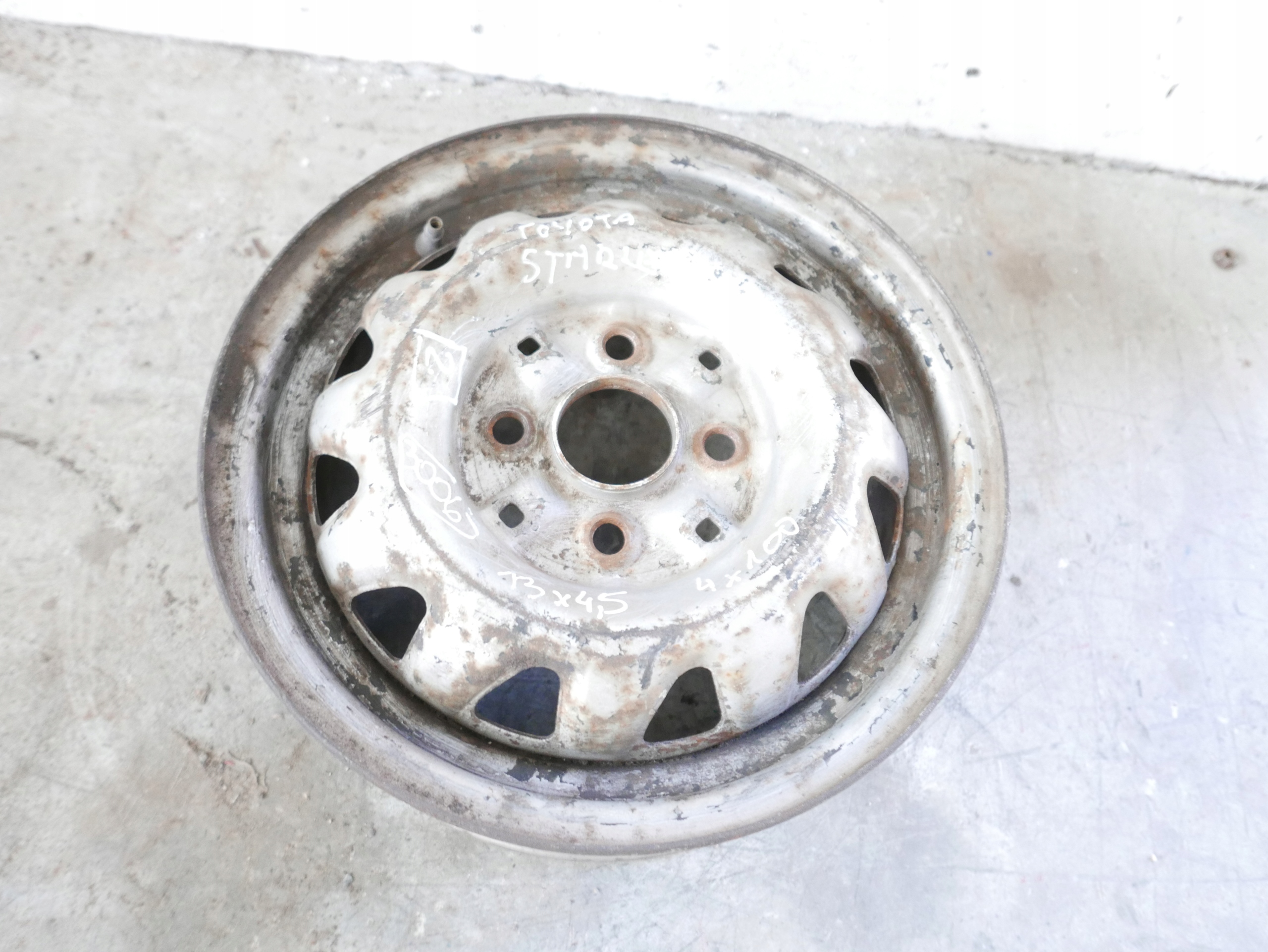 FELGA STALOWA 13'' 13X4,5 4X100 TOYOTA STARLET P8 Producent felg Inny