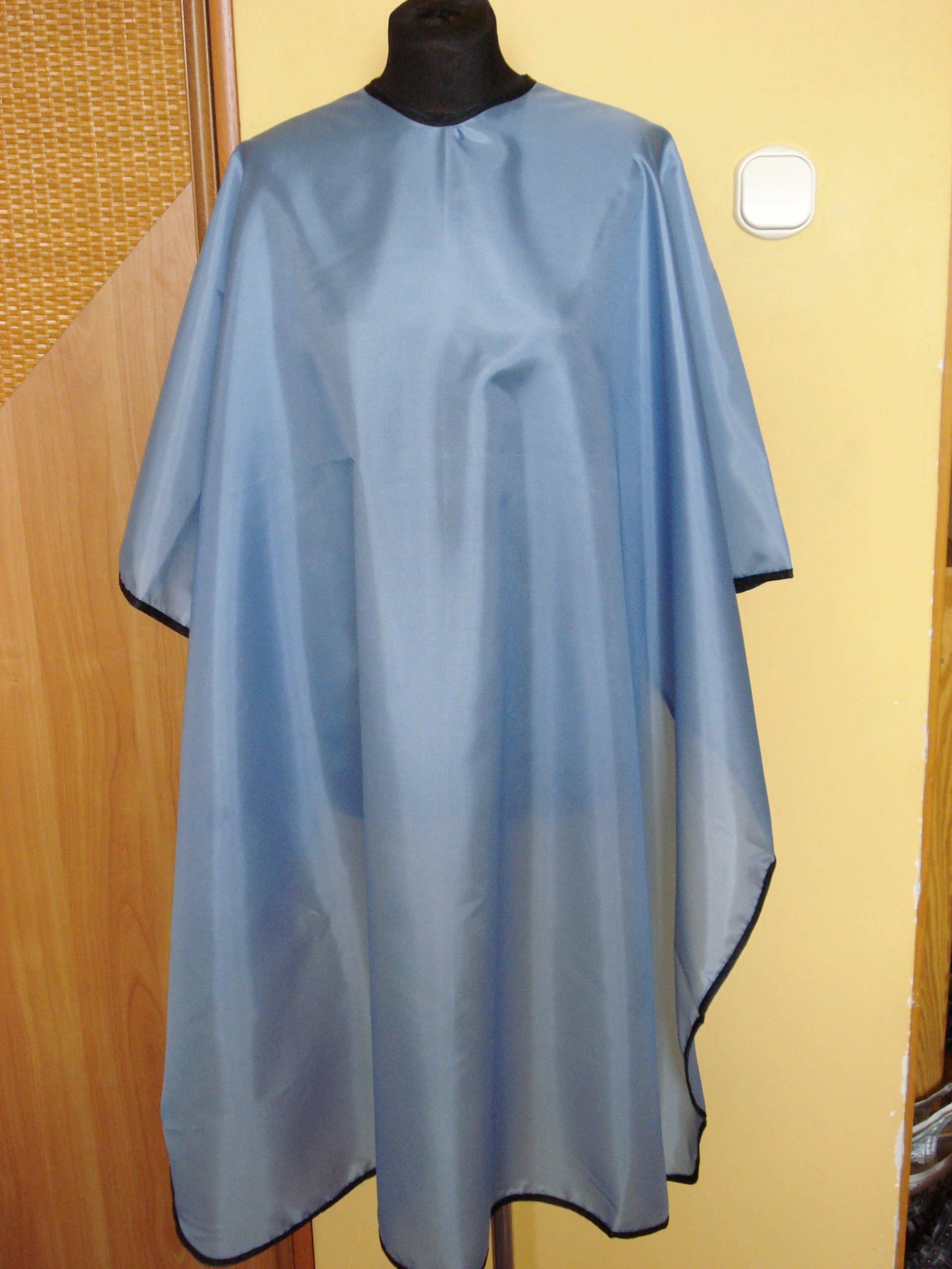 PELERYNA FRYZJERSKA-ZAPIĘCIE HACZYK - RÓŻNE KOLORY Rodzaj peleryna