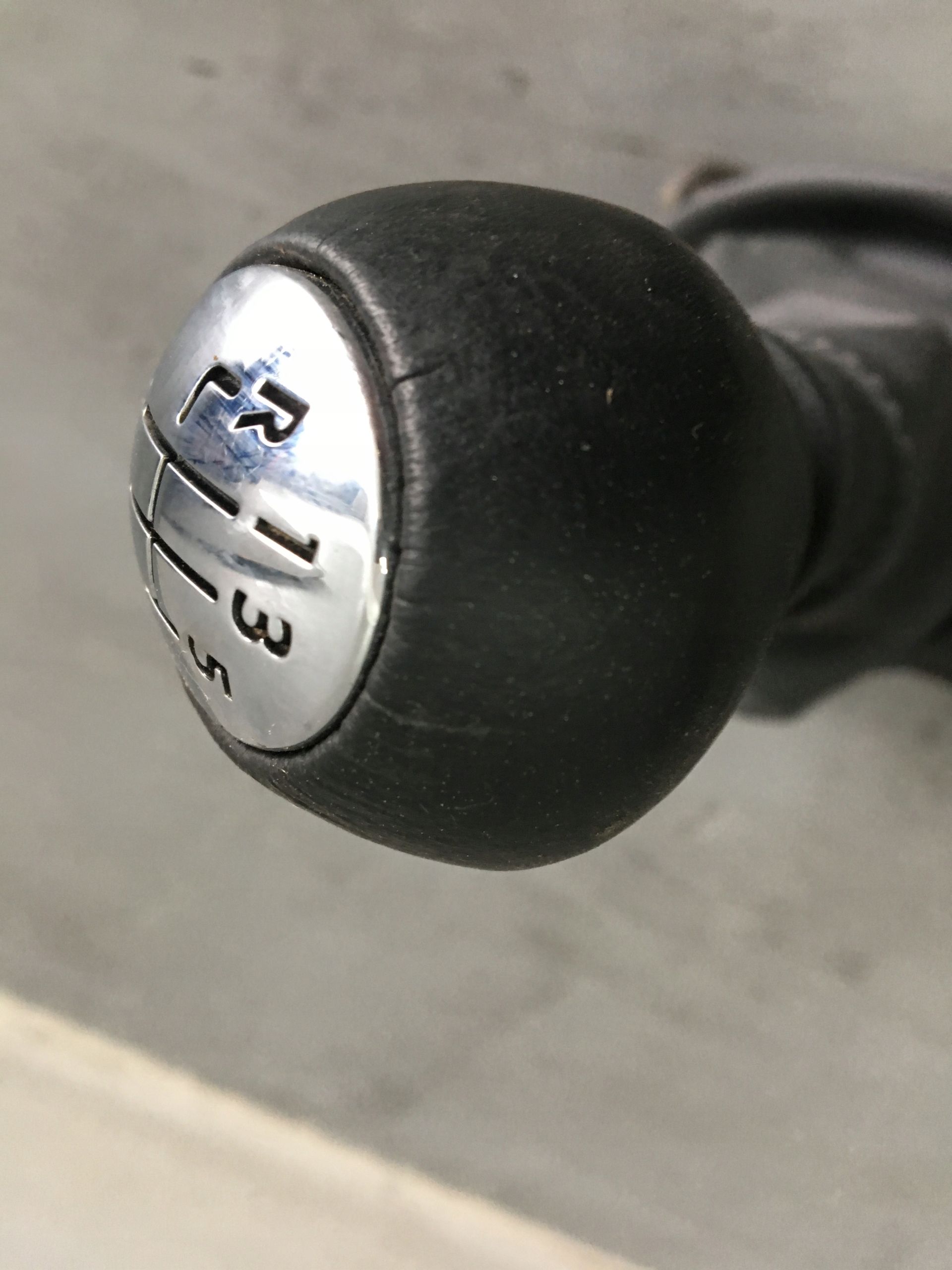 РУЧКА ПЕРЕКЛЮЧЕНИЯ ПЕРЕДАЧ DUSTER